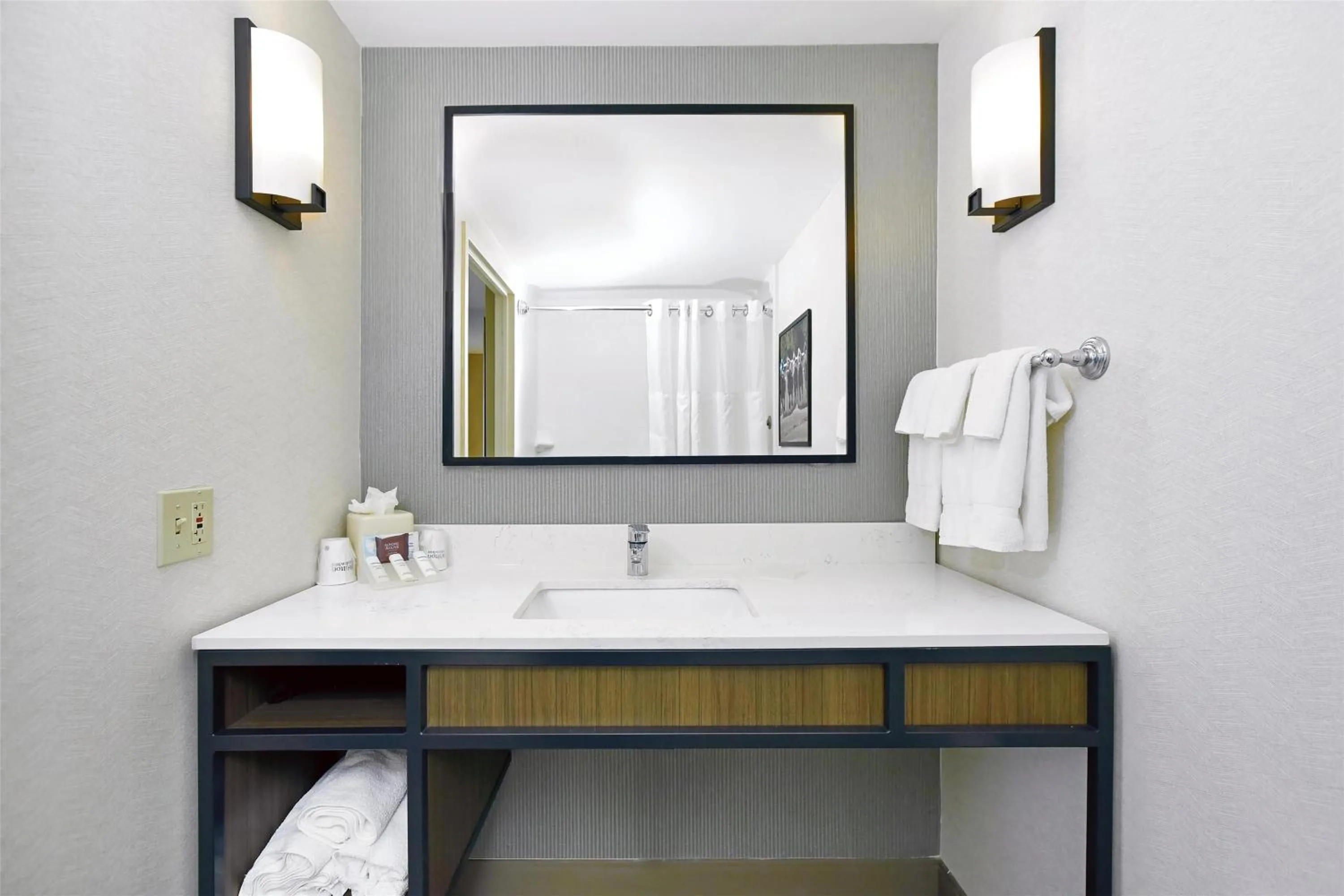 Photo of the whole room in Hilton Garden Inn Saratoga Springs