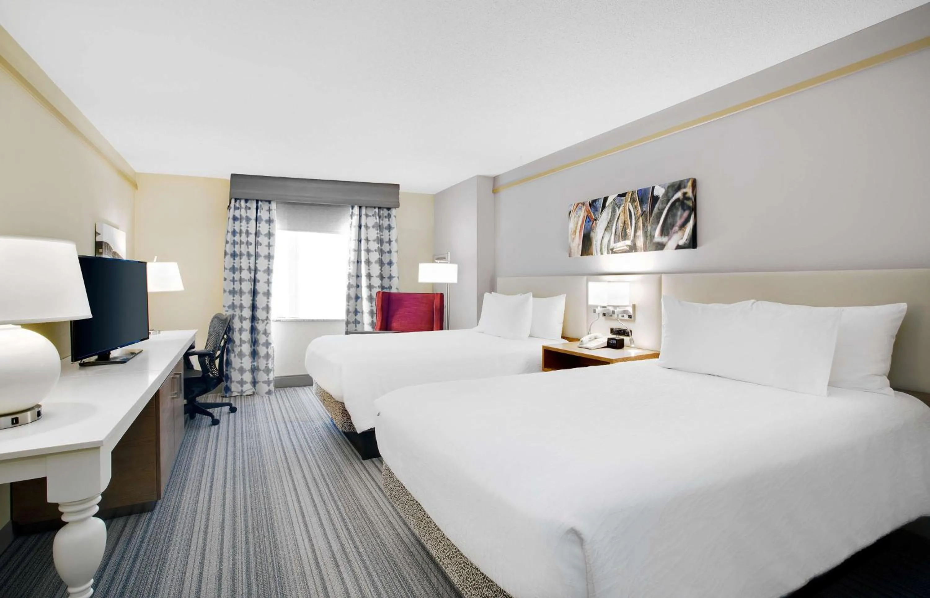 Bed in Hilton Garden Inn Saratoga Springs