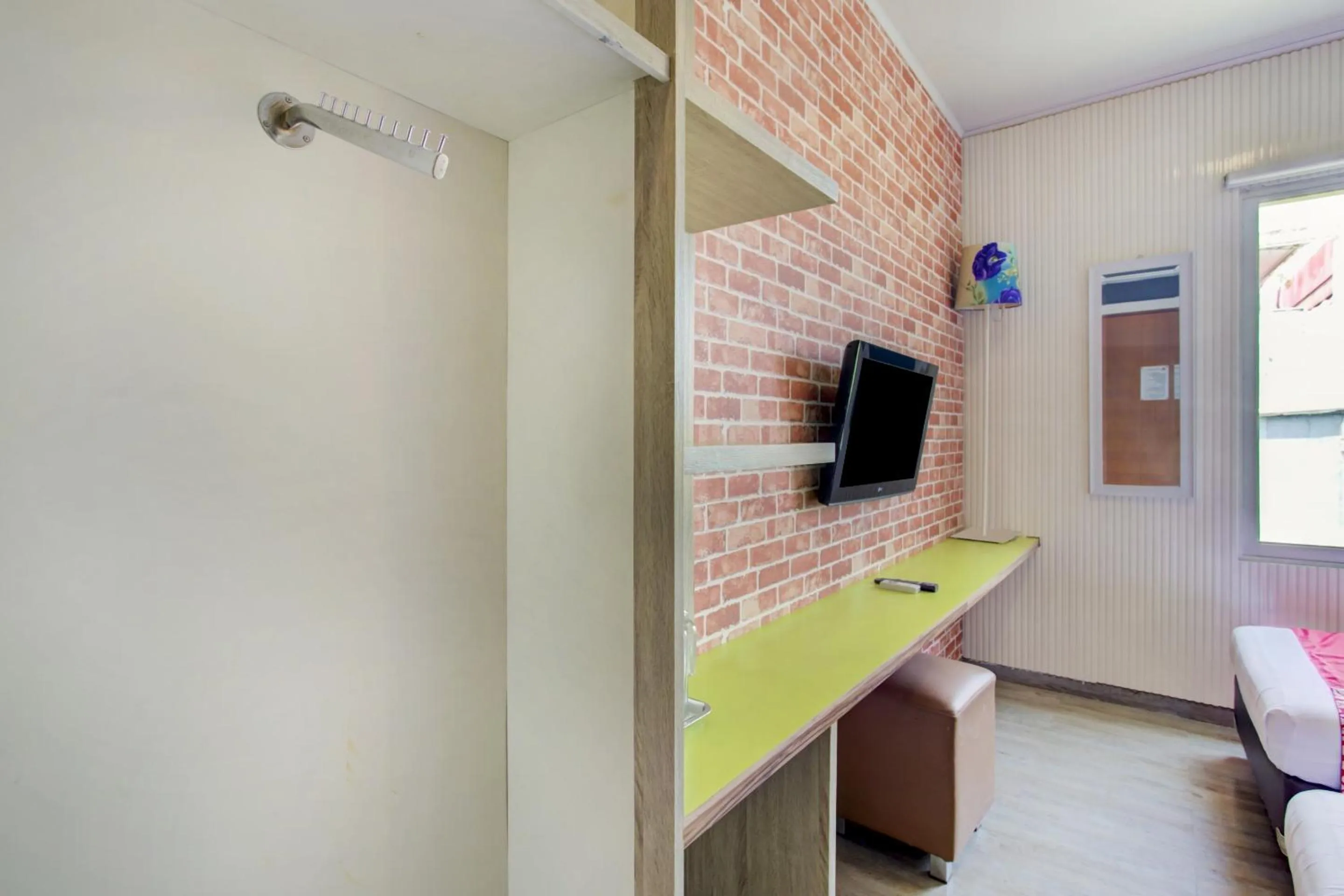 Bedroom in Collection O Gambir Near Masjid Istiqlal Formerly Aleander Hotel