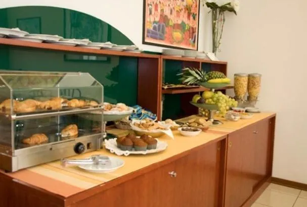 Restaurant/places to eat in Hotel Thema