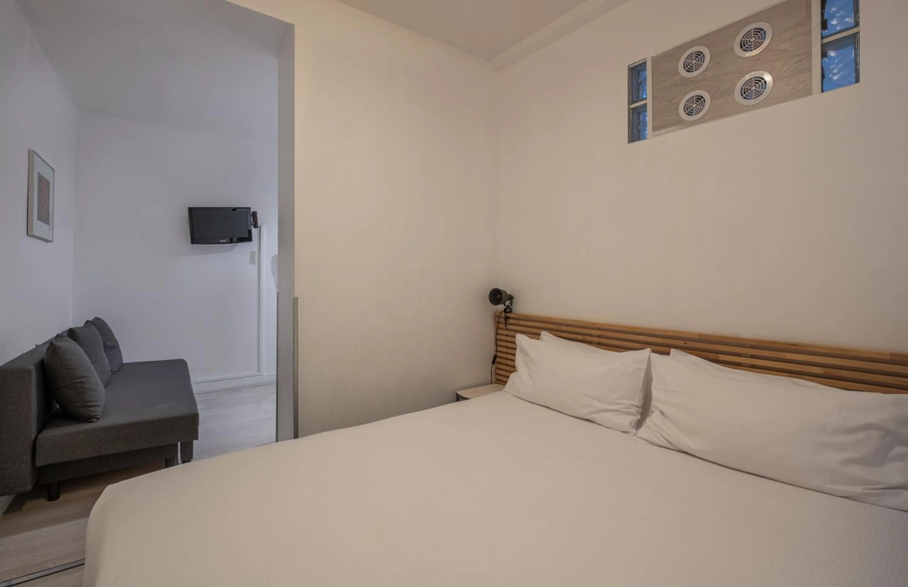 Bed in Résidence Clignancourt