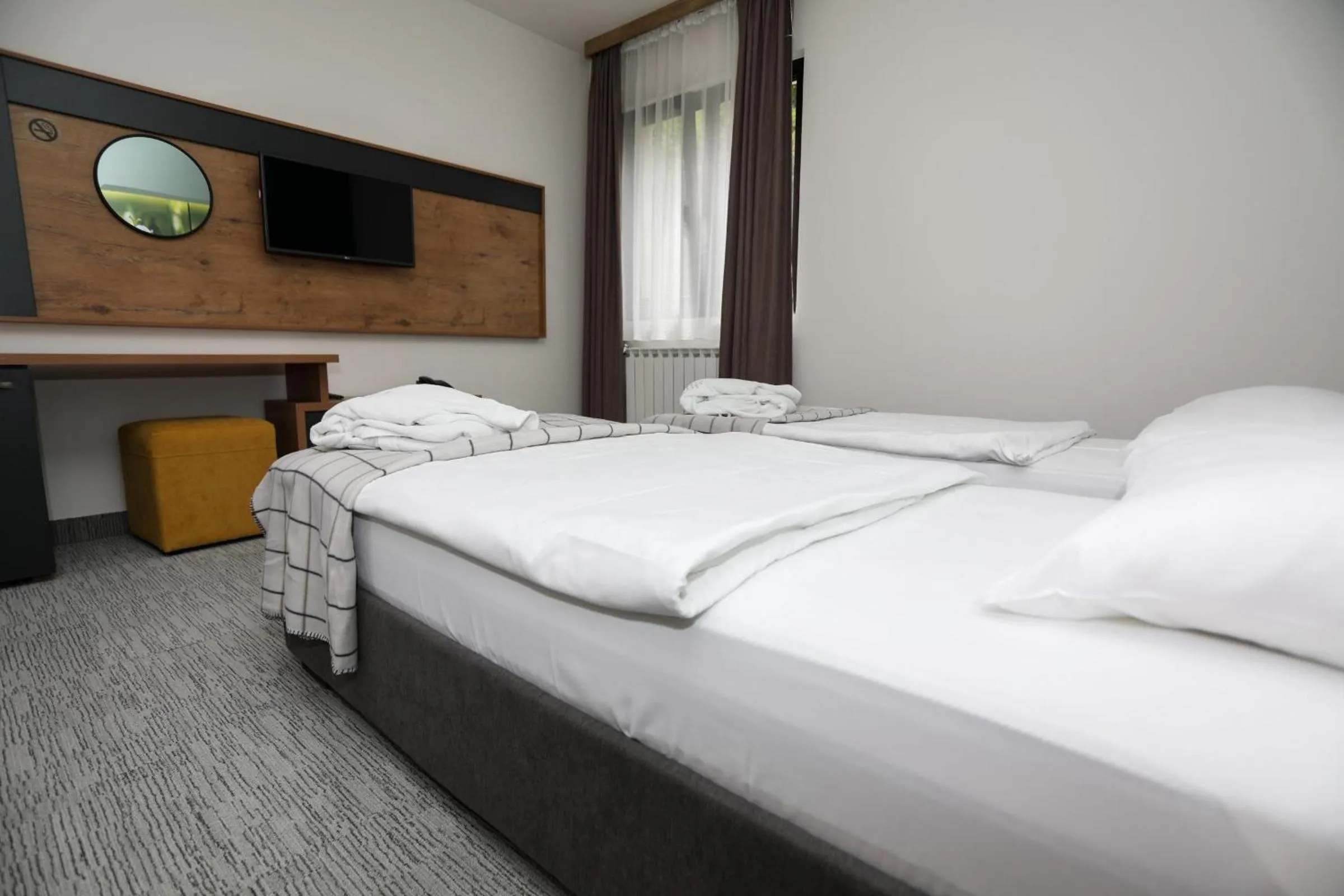 Photo of the whole room, Bed in Hotel Board