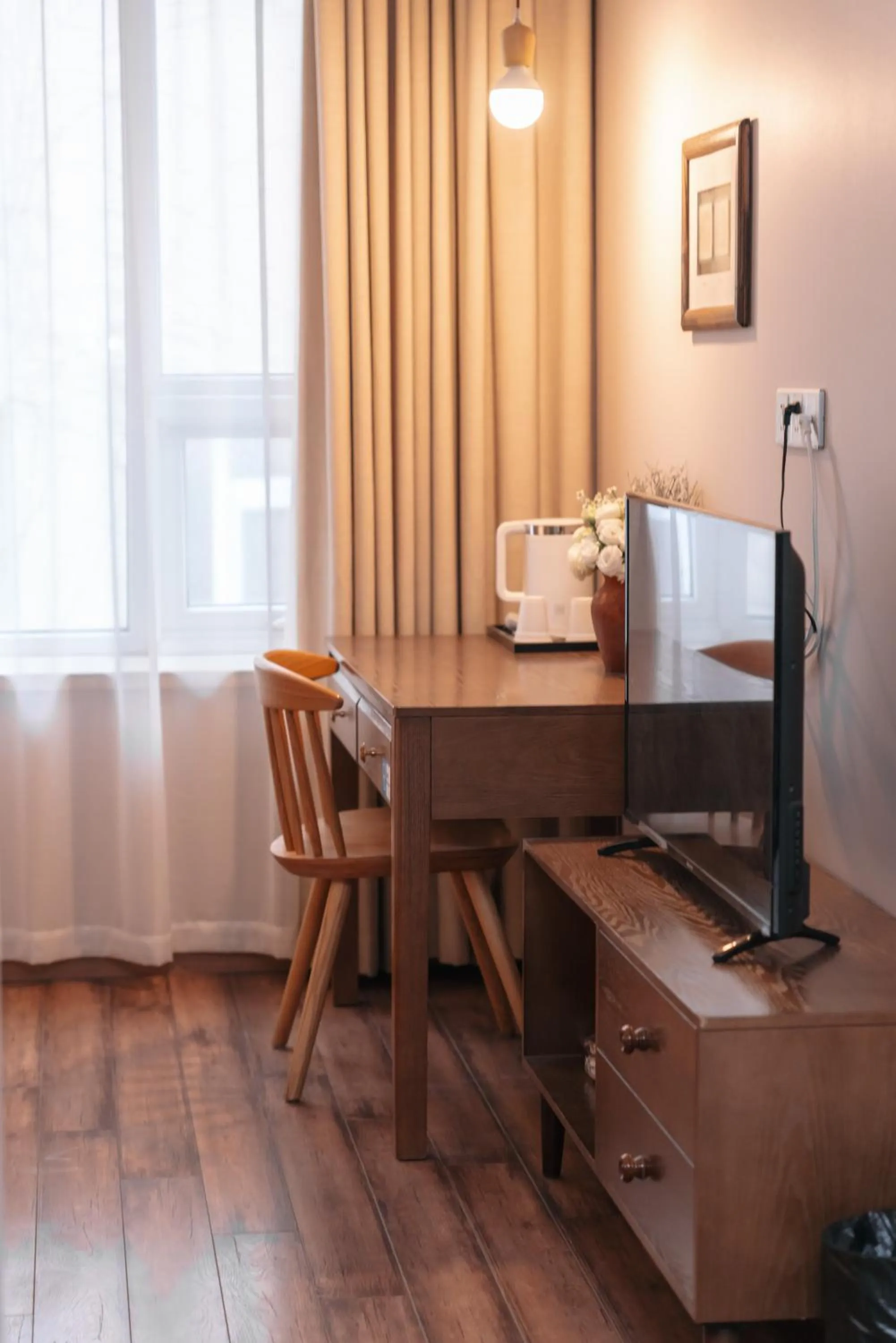 TV and multimedia in Qingdao Kaiyue Hotel Zhongshan Road St Michael's Cathedral and Zhanqiao Pier