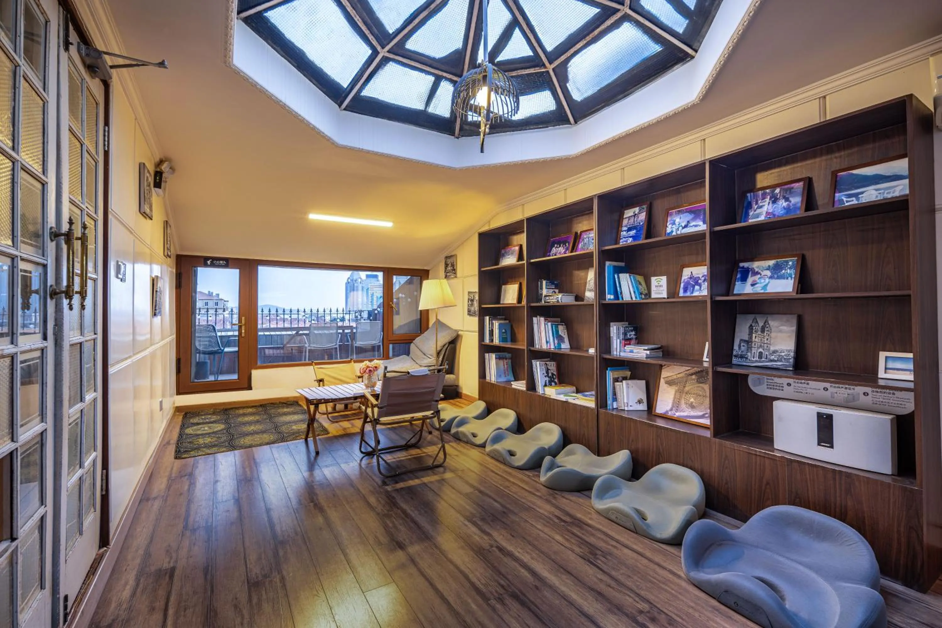 Qingdao Kaiyue Hotel Zhongshan Road St Michael's Cathedral and Zhanqiao Pier