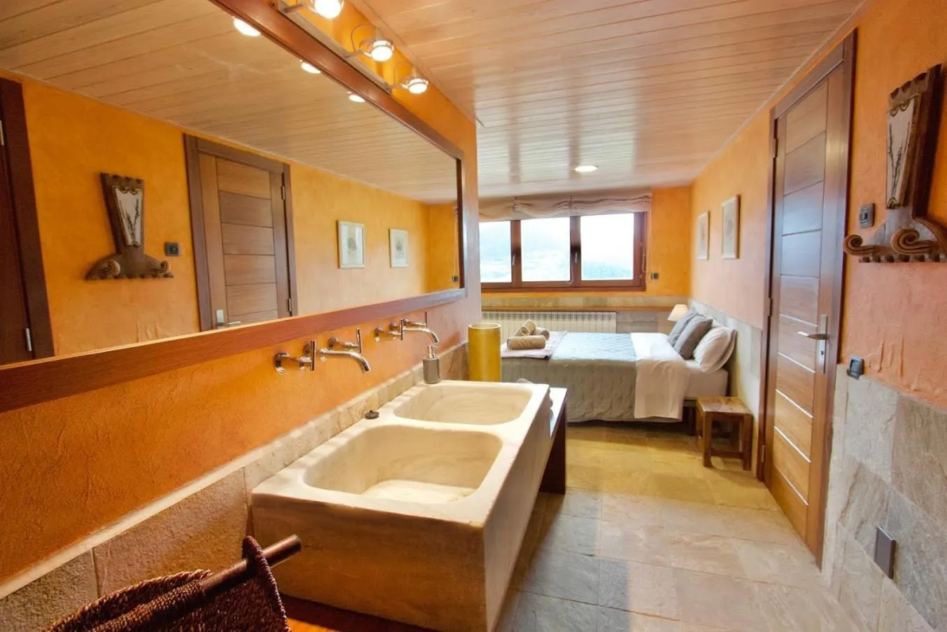 Photo of the whole room in Serrat del Vent - Adults only