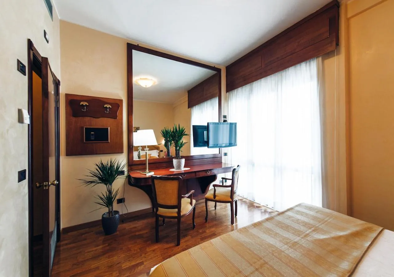 Bed in Grand Hotel Excelsior