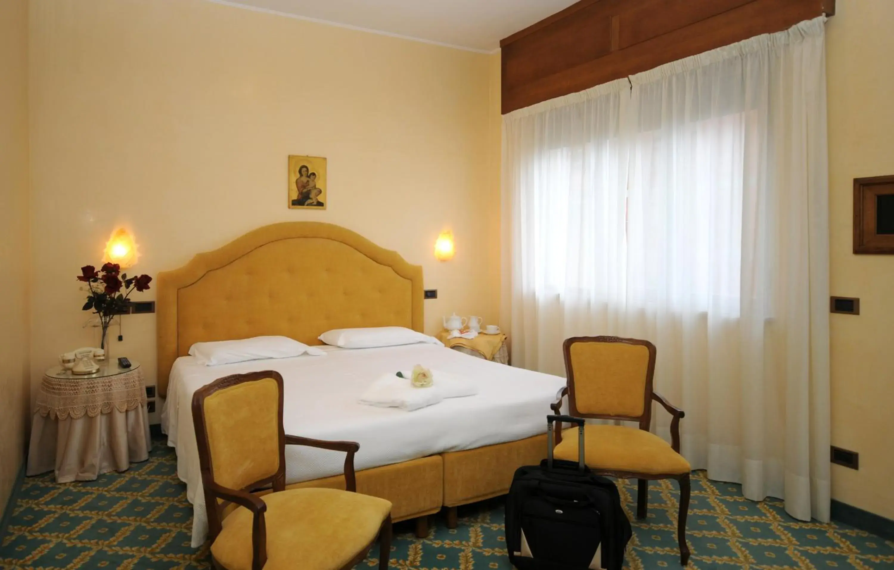 Classic Triple Room in Grand Hotel Excelsior Classic Triple Room in Grand Hotel Excelsior