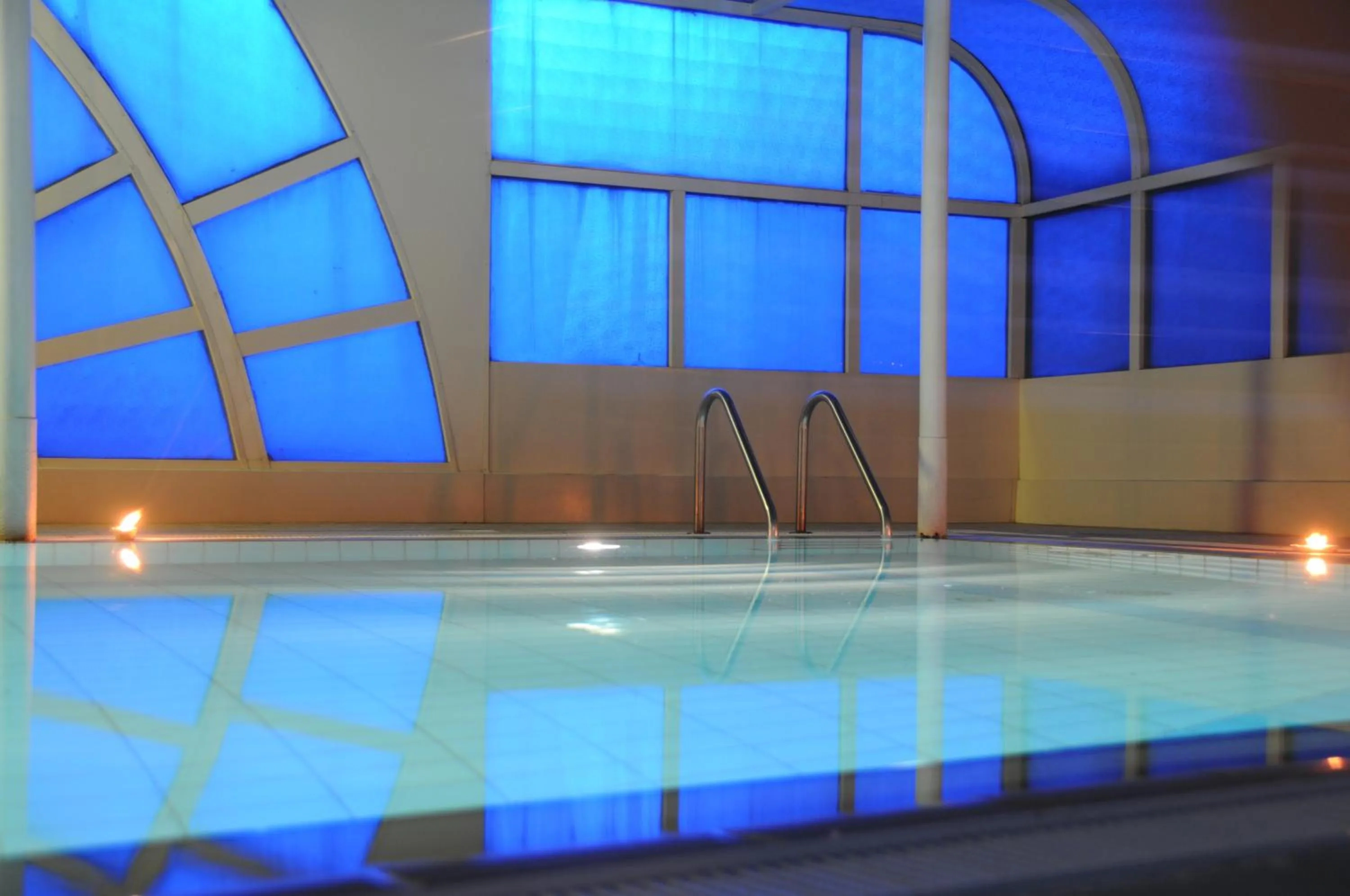 Swimming pool in Grand Hotel Excelsior