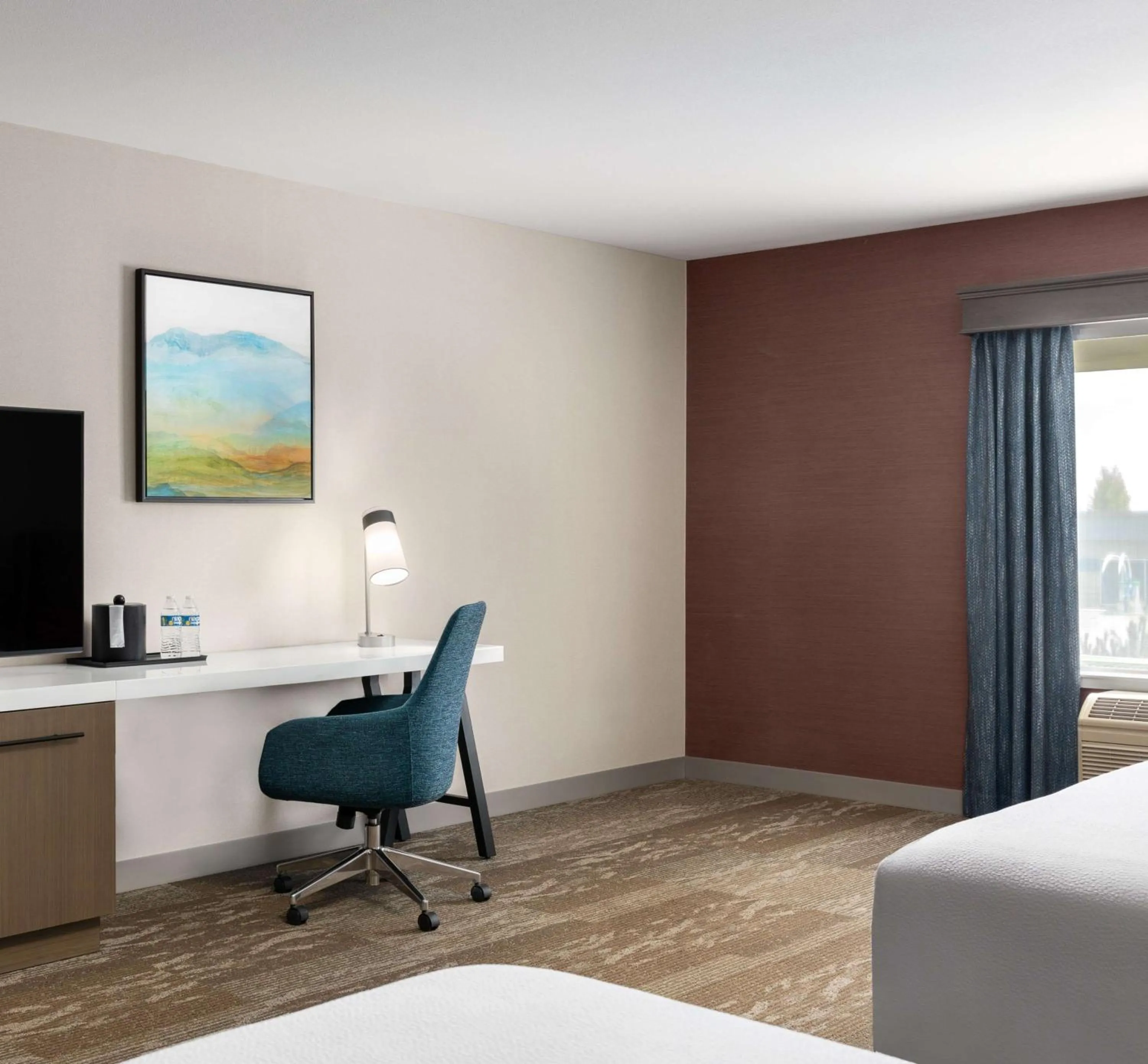 Bed in Hilton Garden Inn Spokane Airport