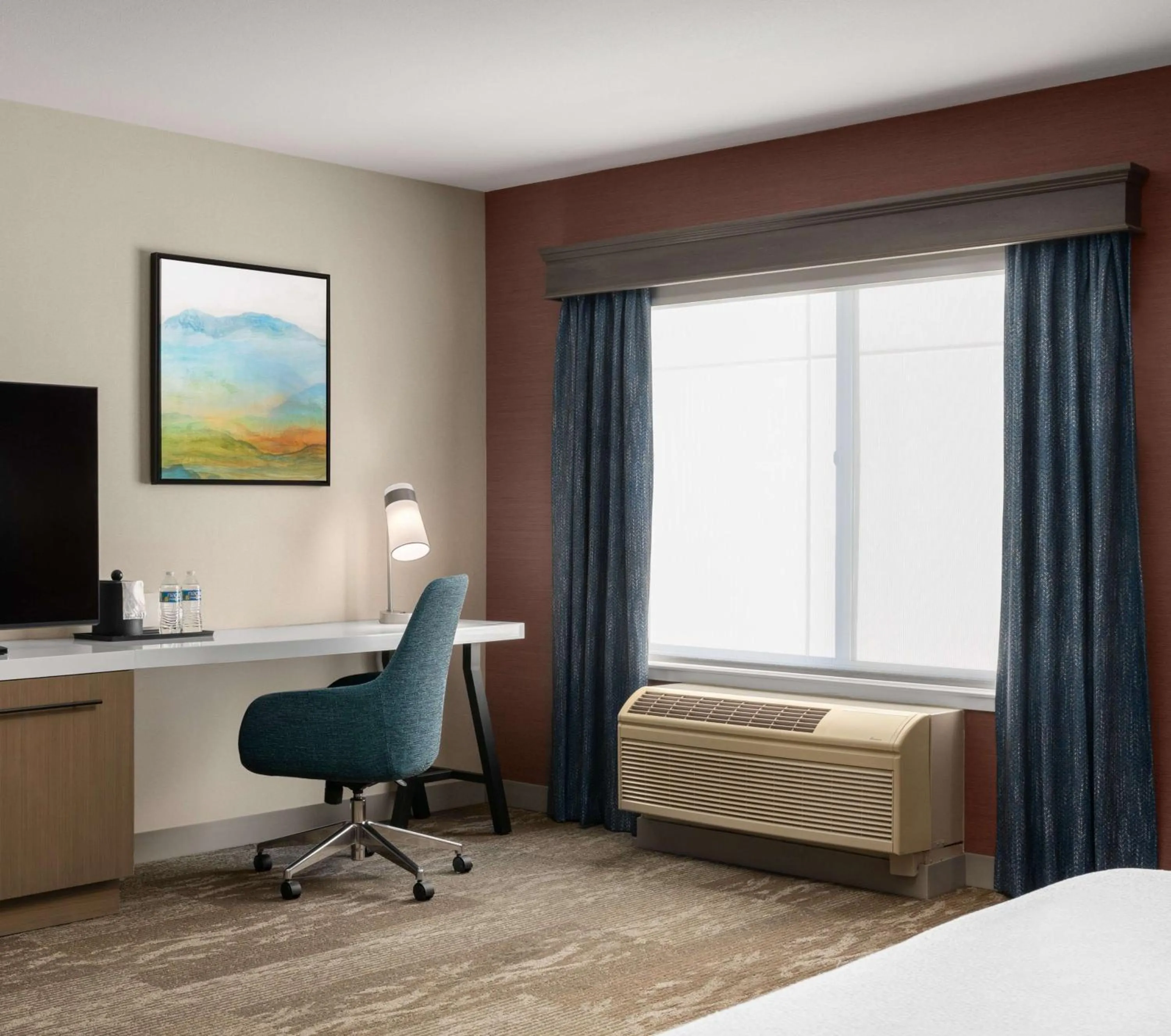 Bedroom, Bed in Hilton Garden Inn Spokane Airport