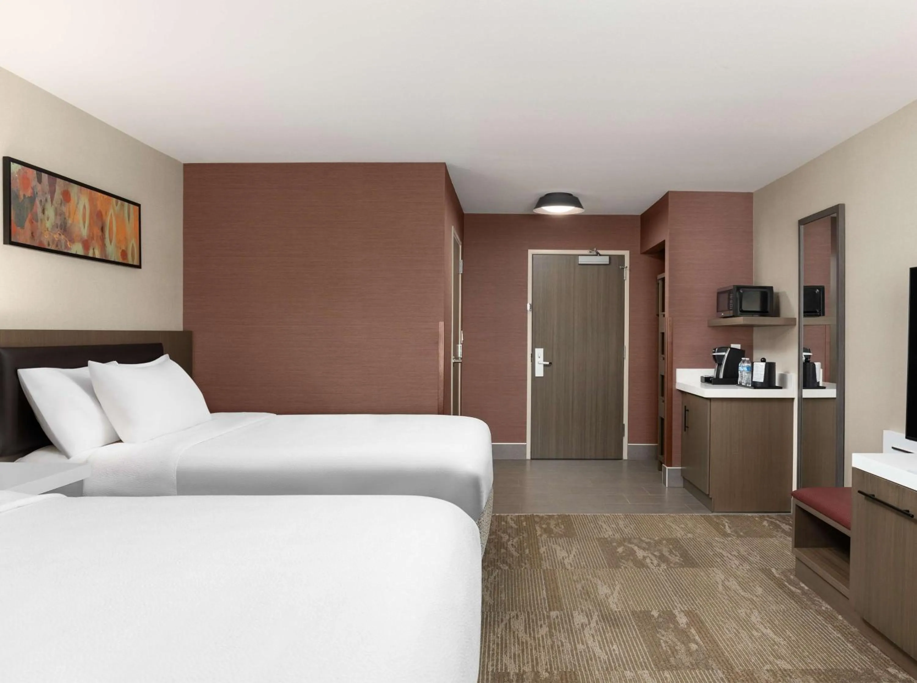 Bed in Hilton Garden Inn Spokane Airport