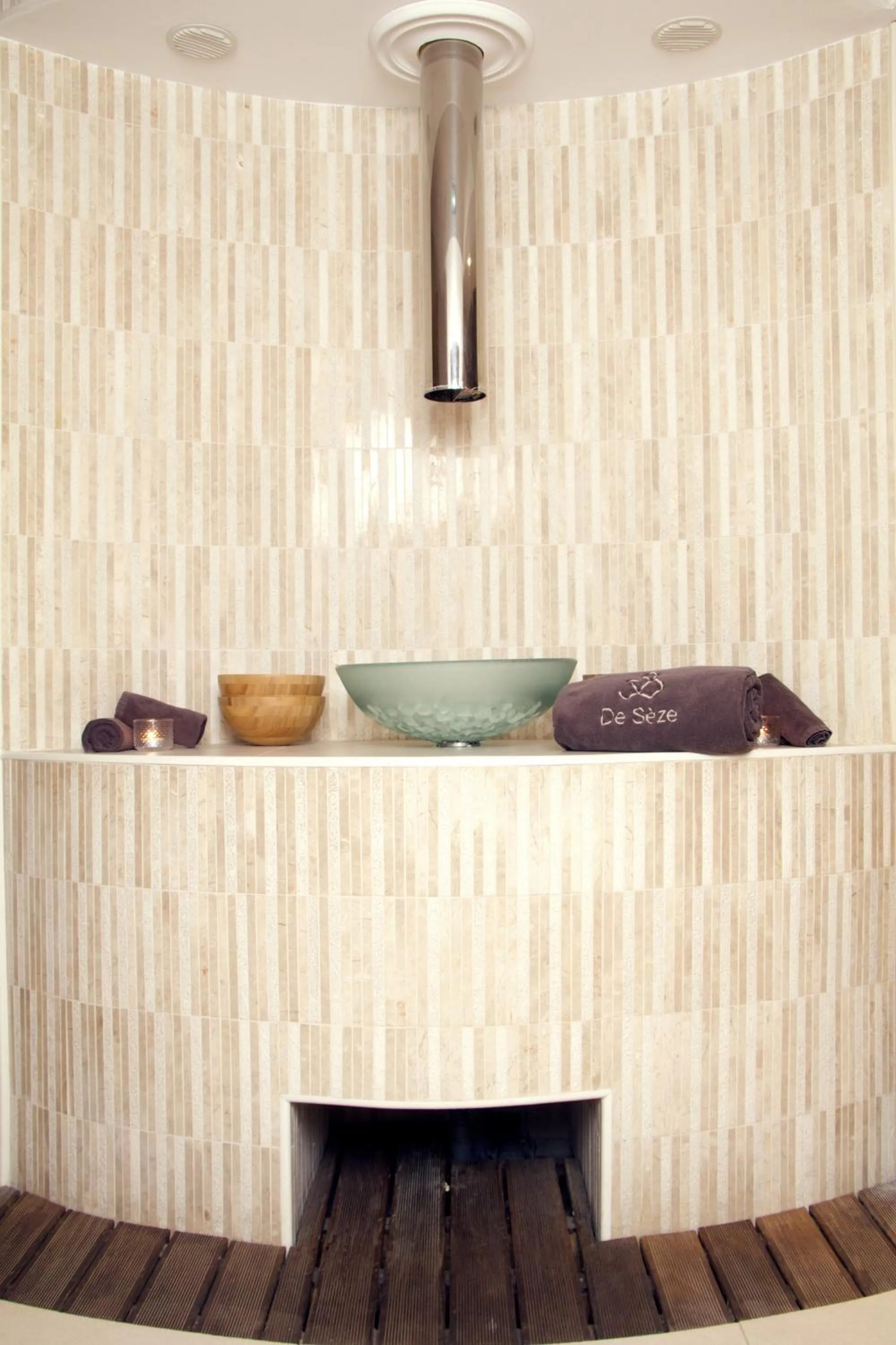 Spa and wellness centre/facilities in Hôtel de Sèze & Spa Bordeaux Centre