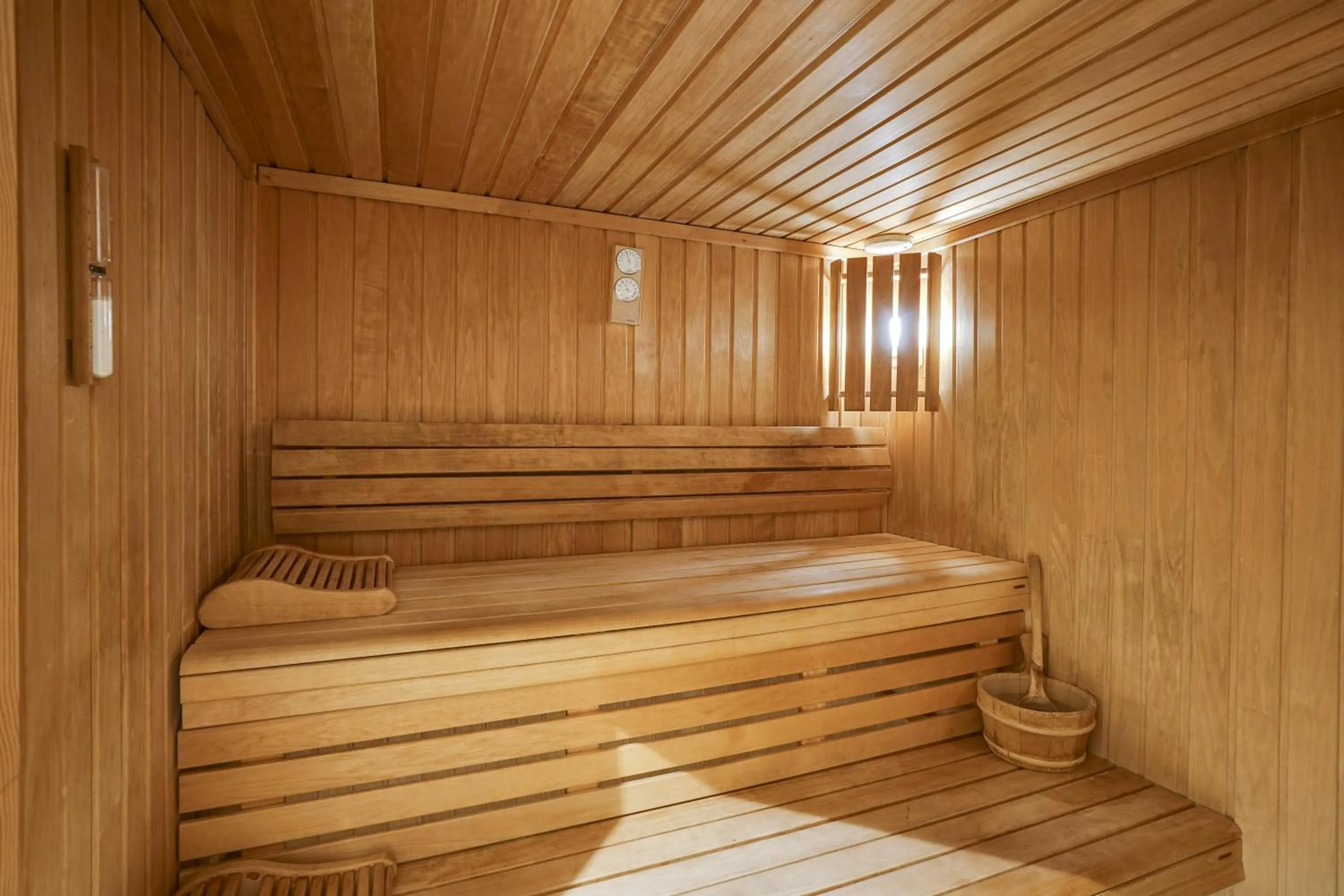 Sauna in Hôtel de Sèze & Spa Bordeaux Centre