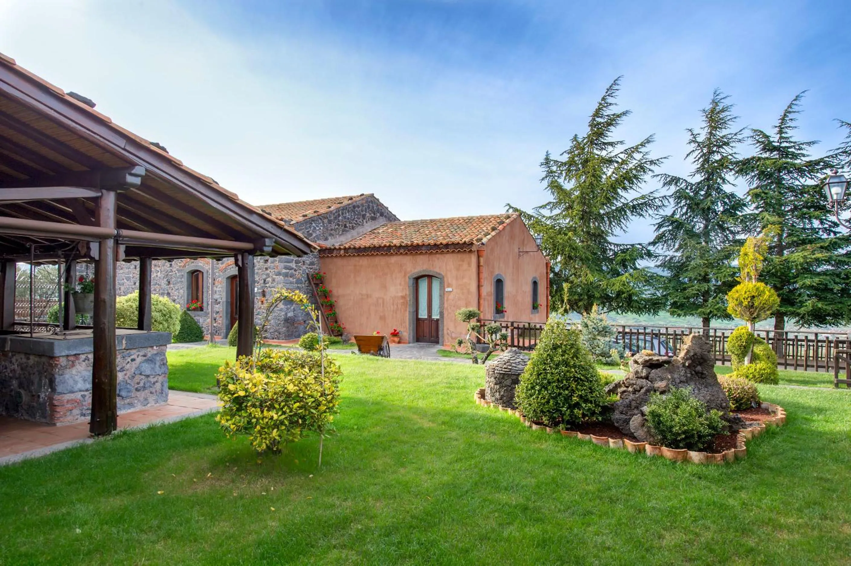 Garden in Etna Quota Mille Boutique Hotel, Typical Sicilian Food & Wine