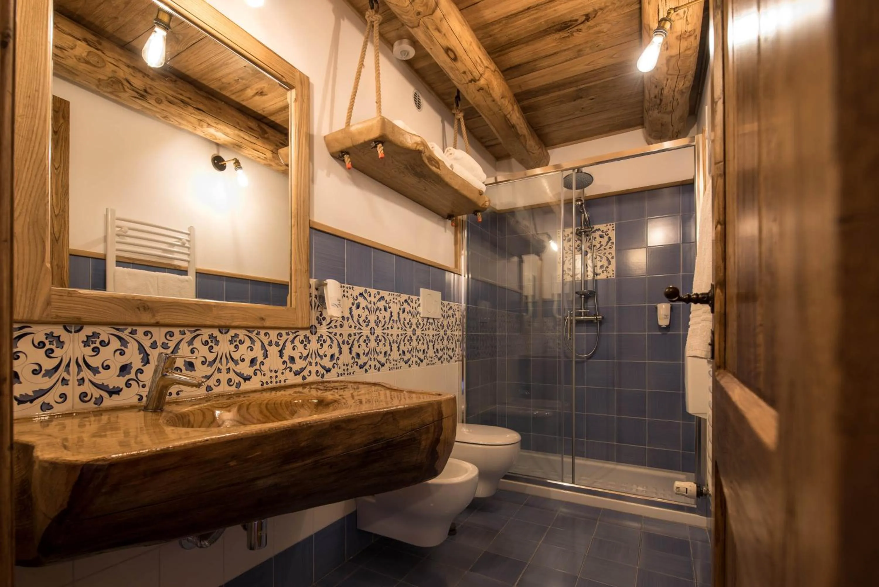 Bathroom in Etna Quota Mille Boutique Hotel, Typical Sicilian Food & Wine