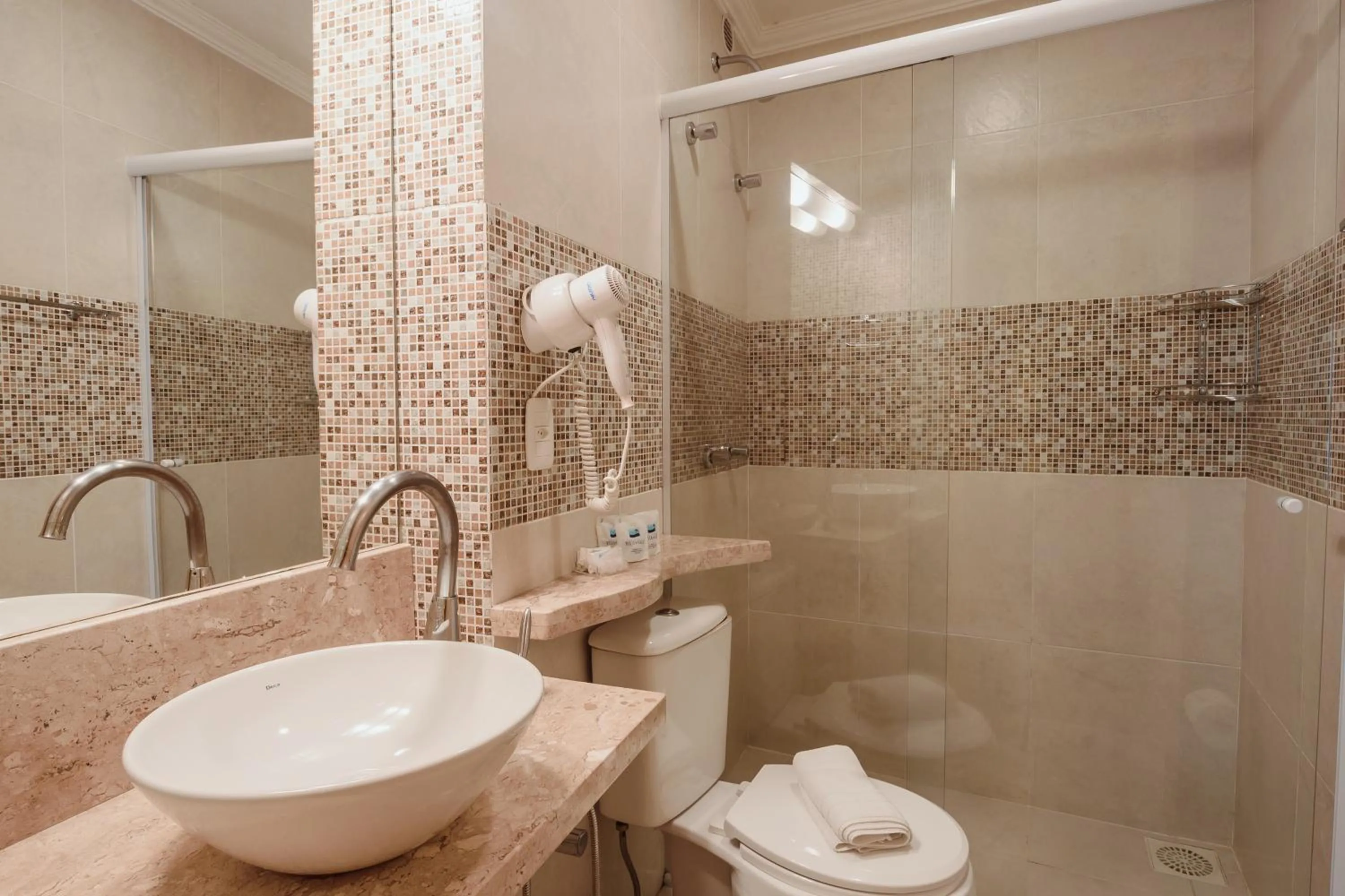 Shower in Hotel Vista do Vale