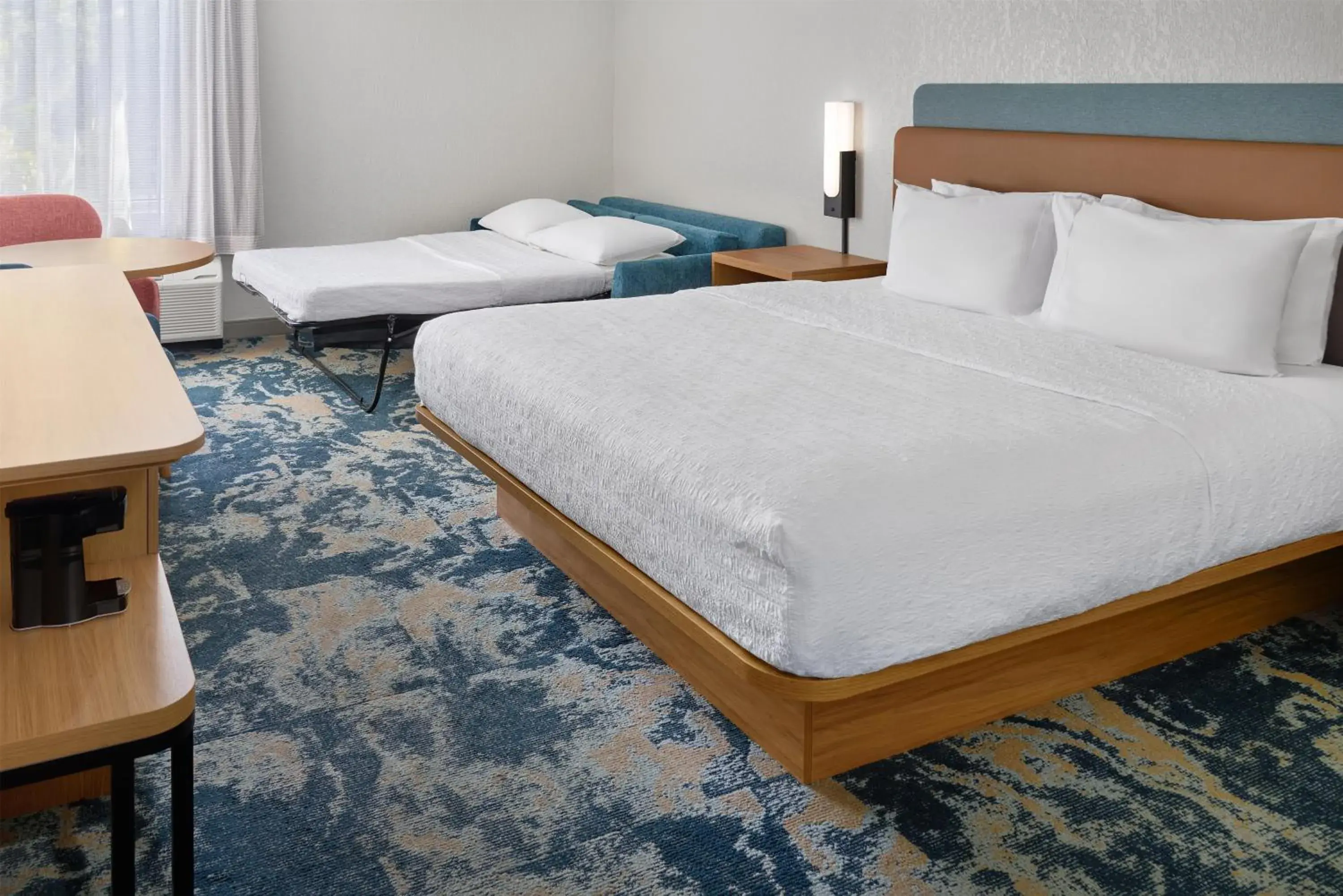 King Room with Sofa in Hampton Inn Fort Lauderdale Plantation King Room with Sofa in Hampton Inn Fort Lauderdale Plantation