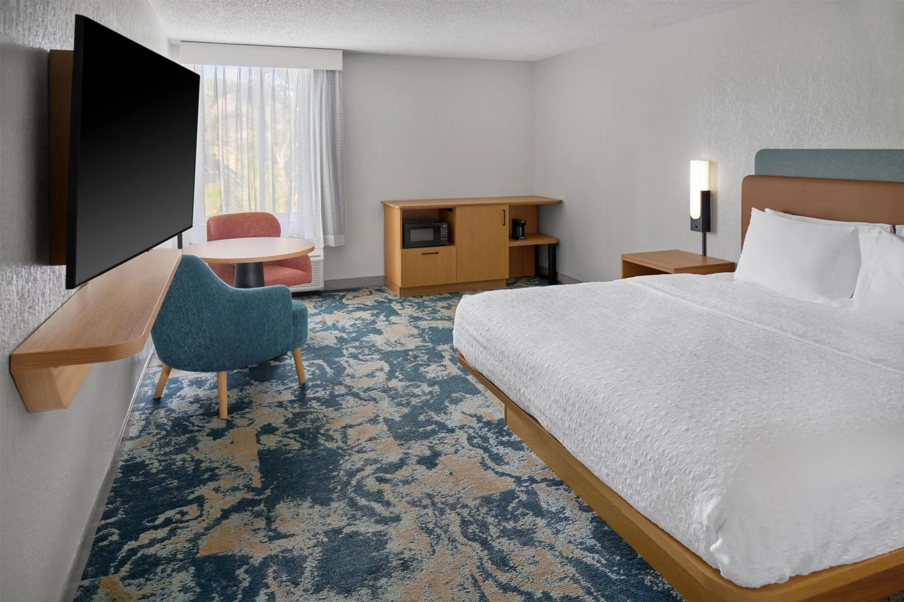 Bed in Hampton Inn Fort Lauderdale Plantation