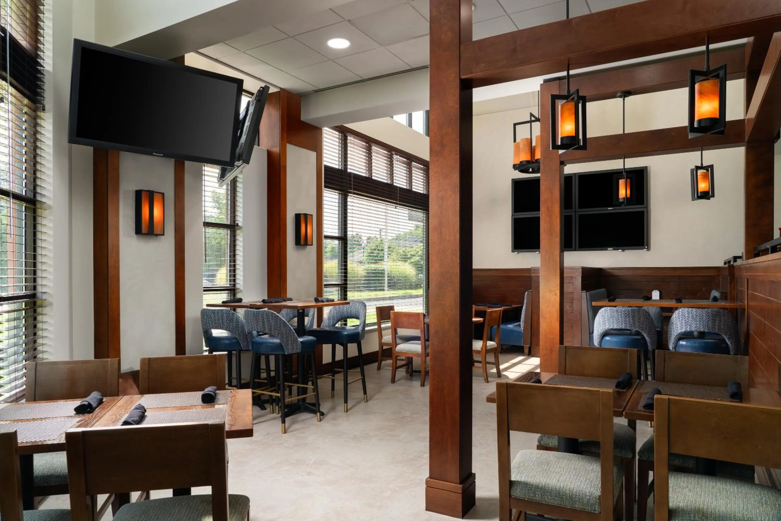 DoubleTree by Hilton Bradley International Airport