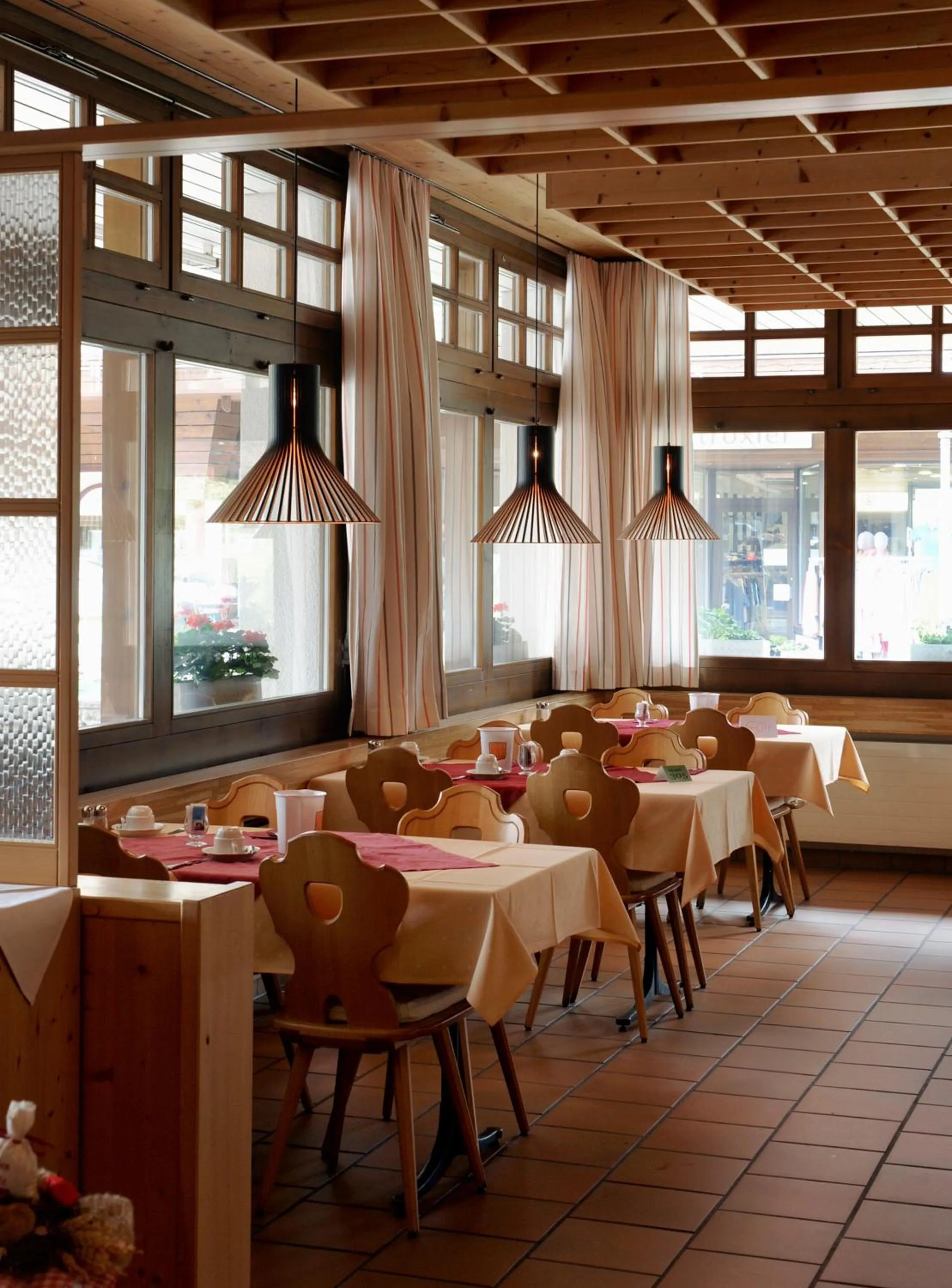 Restaurant/places to eat in Hotel Krone Lenk