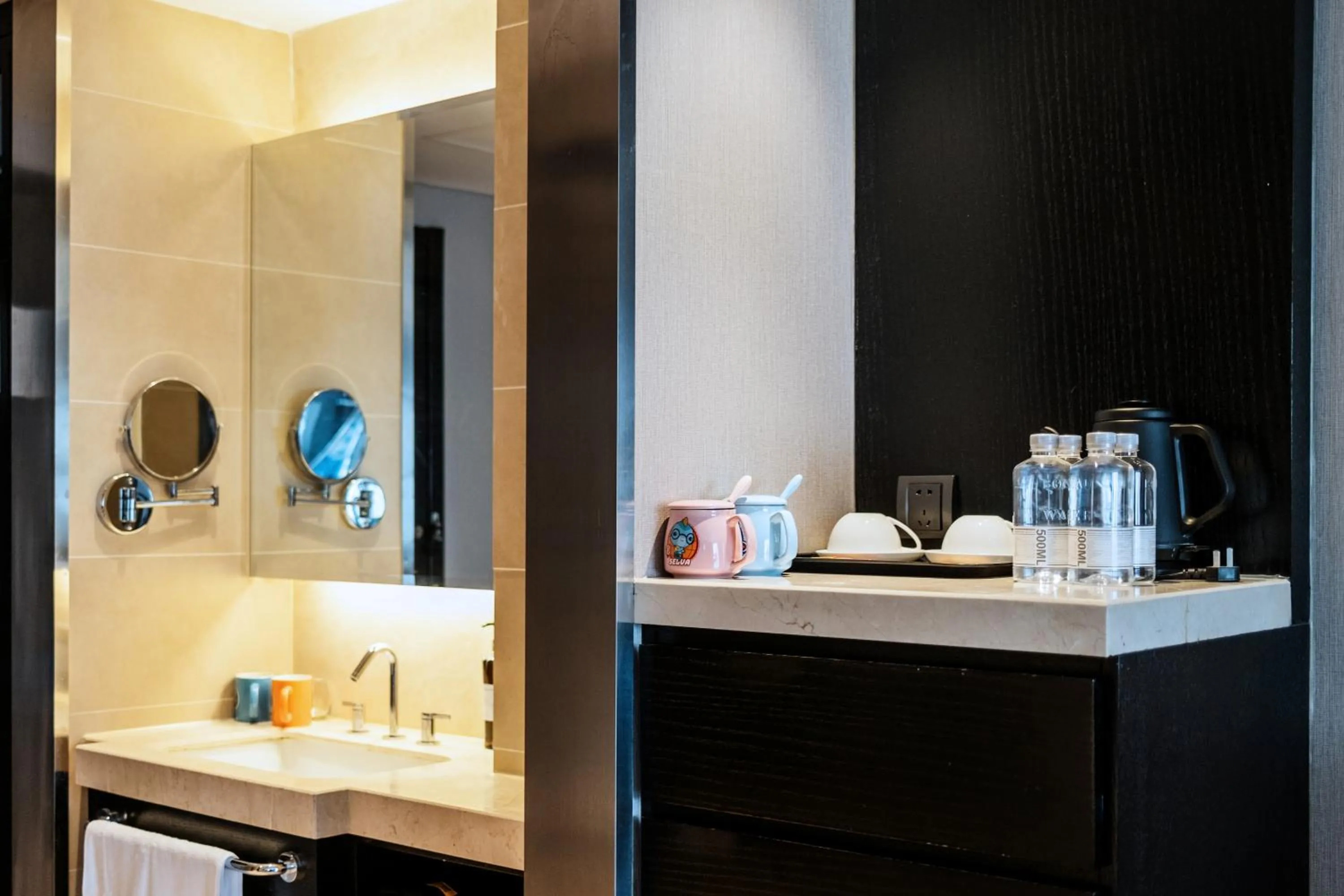 Coffee/tea facilities in Crystal Orange Hotel Shanghai Kangqiao Branch