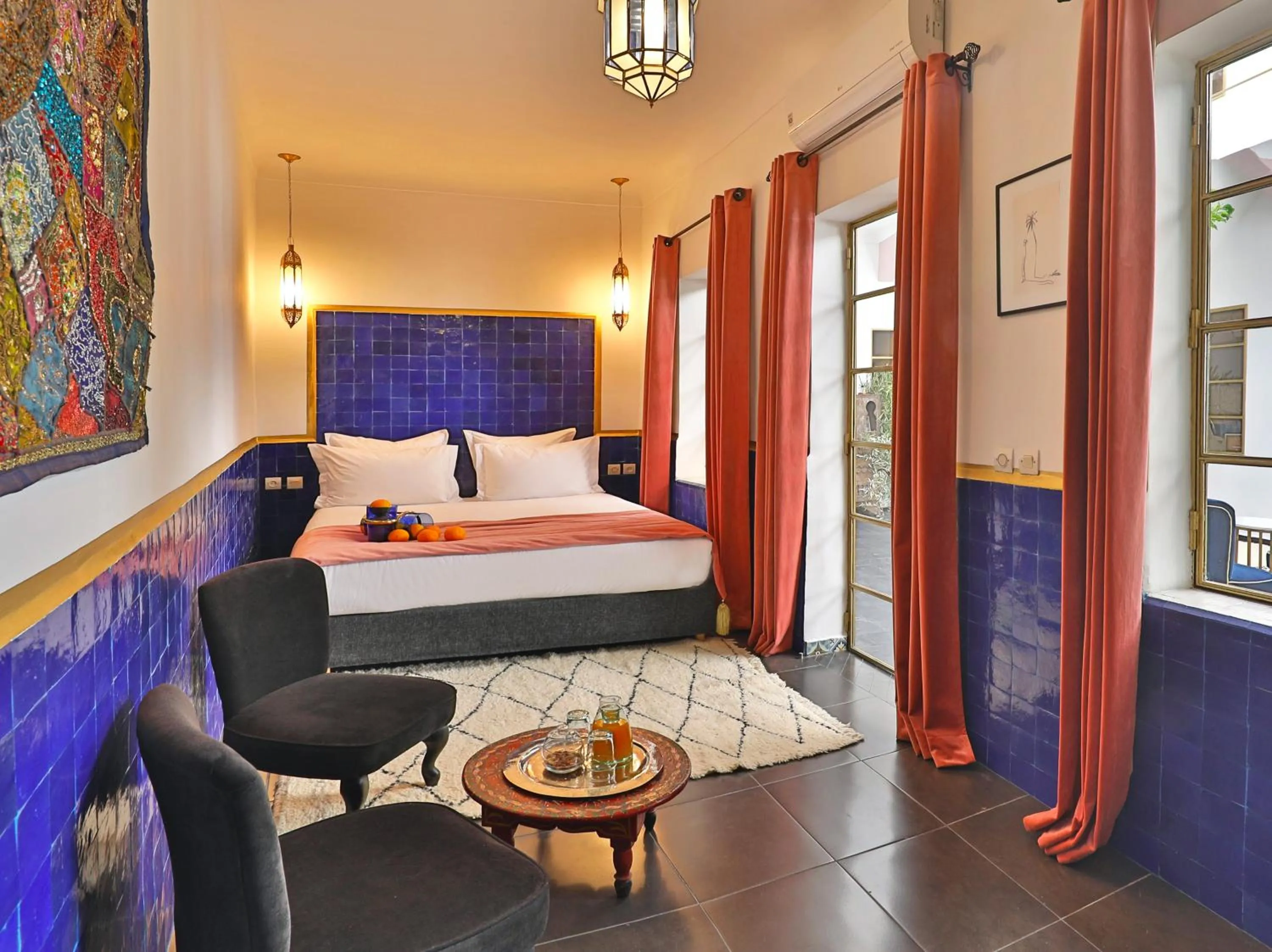 Breakfast, Bed in Riad la Parenthèse by Sashema