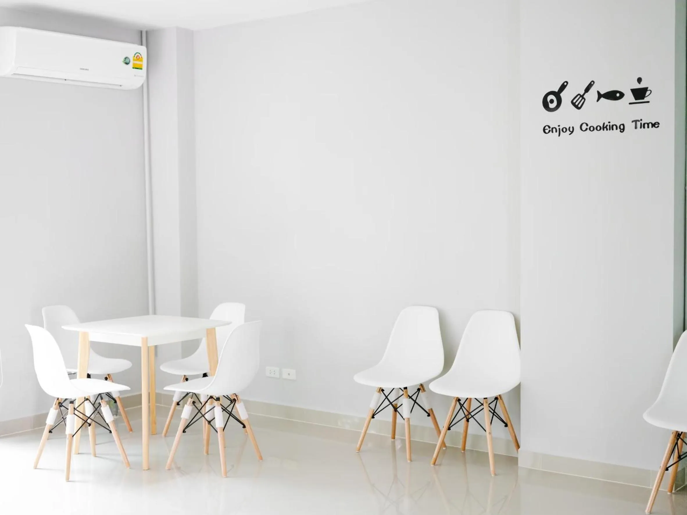 Dining area in Baan Pakdi Pattaya