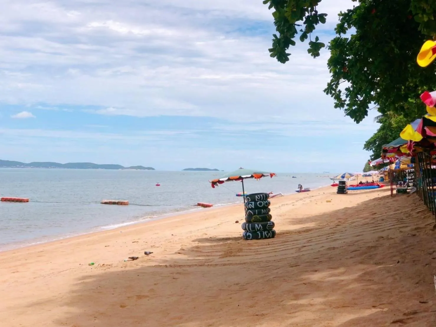 Beach in Chang Charlie Inn, Boutique
