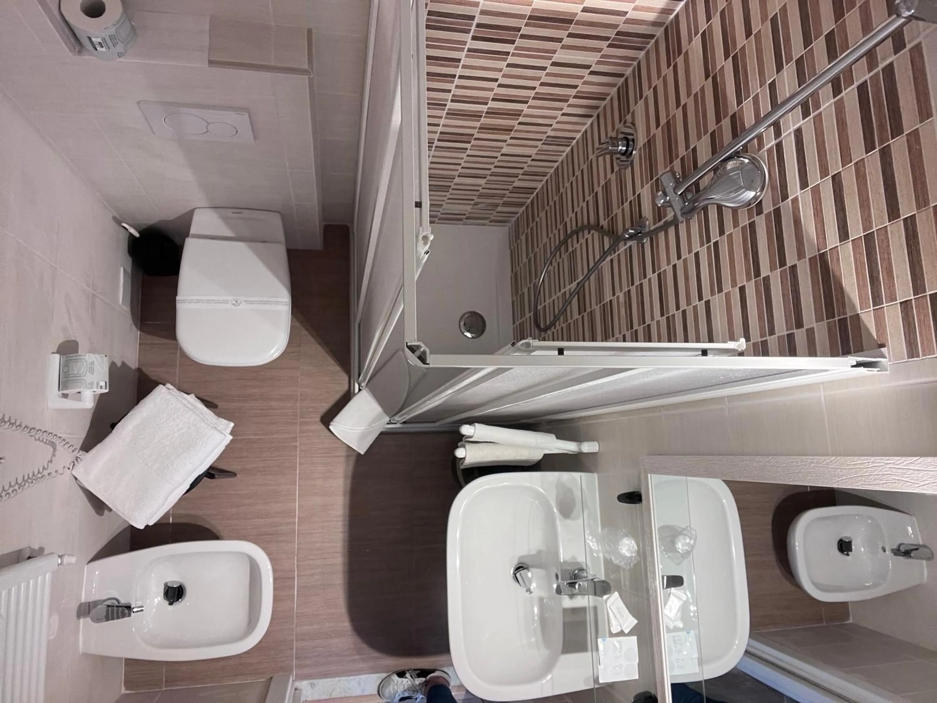 Shower in Affittacamere Il Veliero