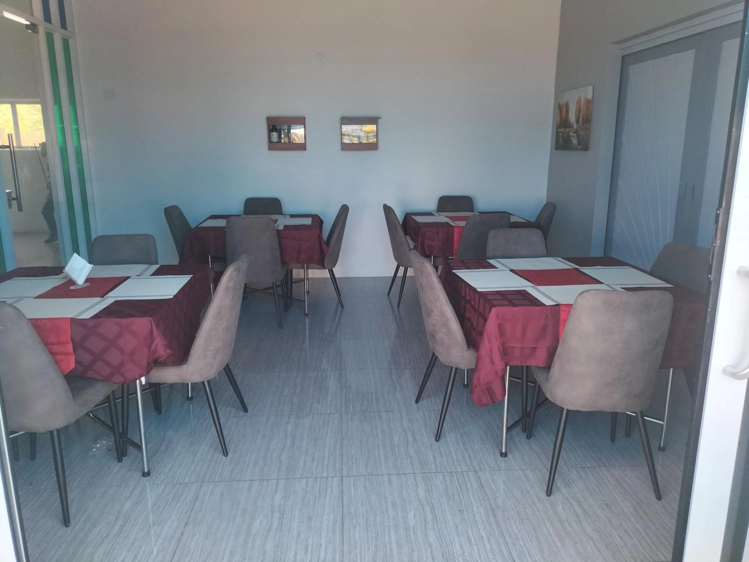 Restaurant/places to eat in Panglao Sea Resort - Tangnan