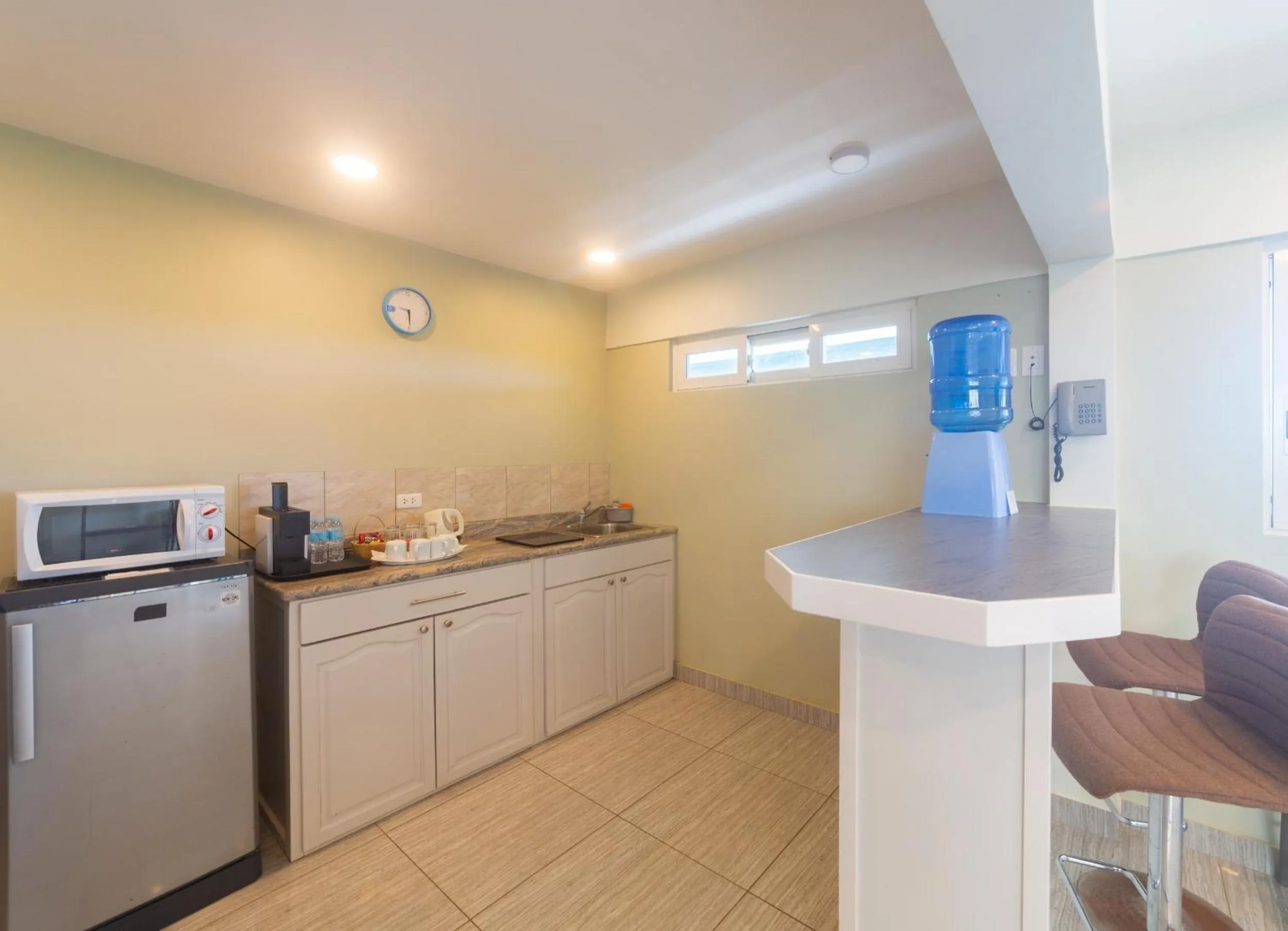 minibar in Panglao Sea Resort - Tangnan