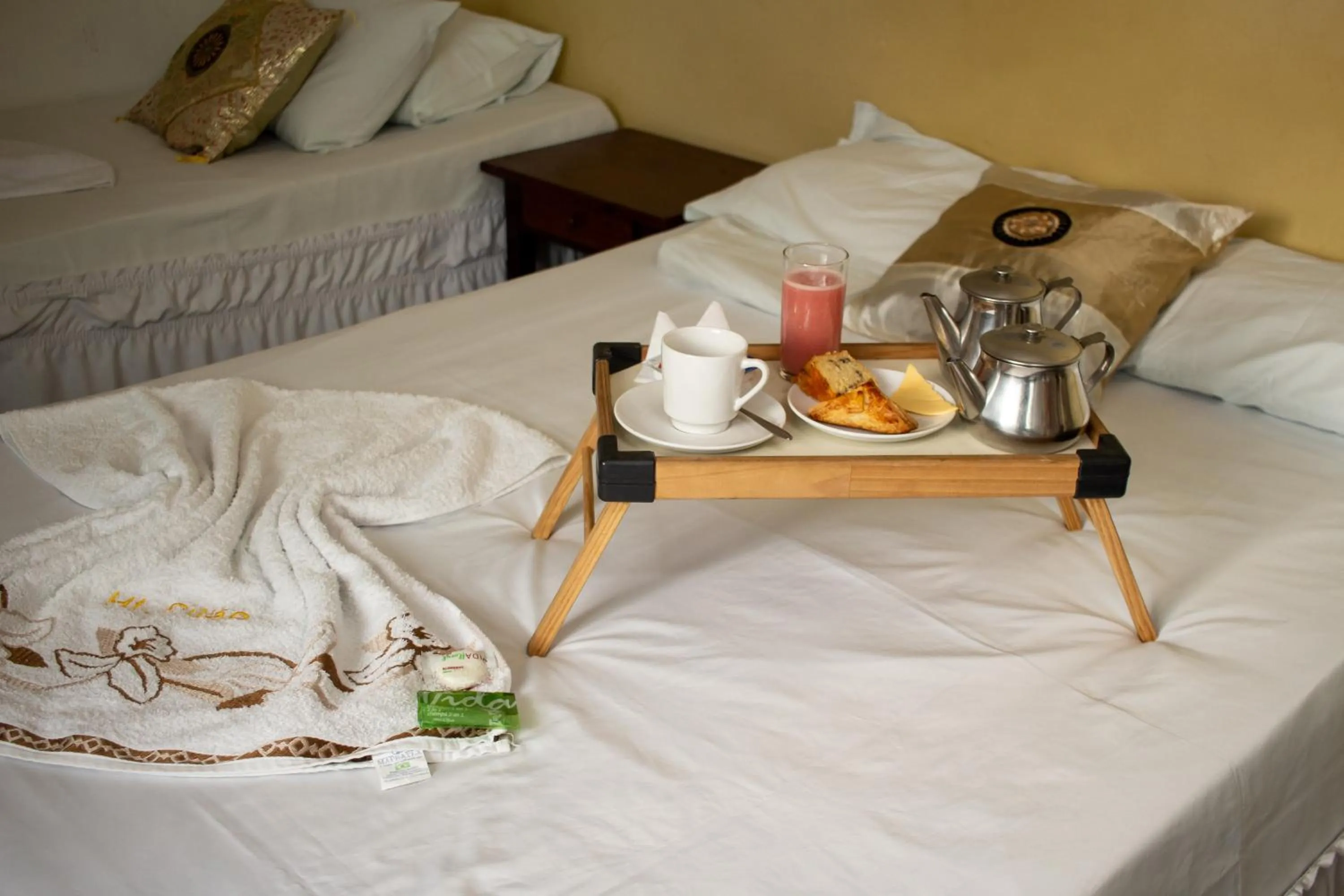 Breakfast, Bed in Hotel Pilão