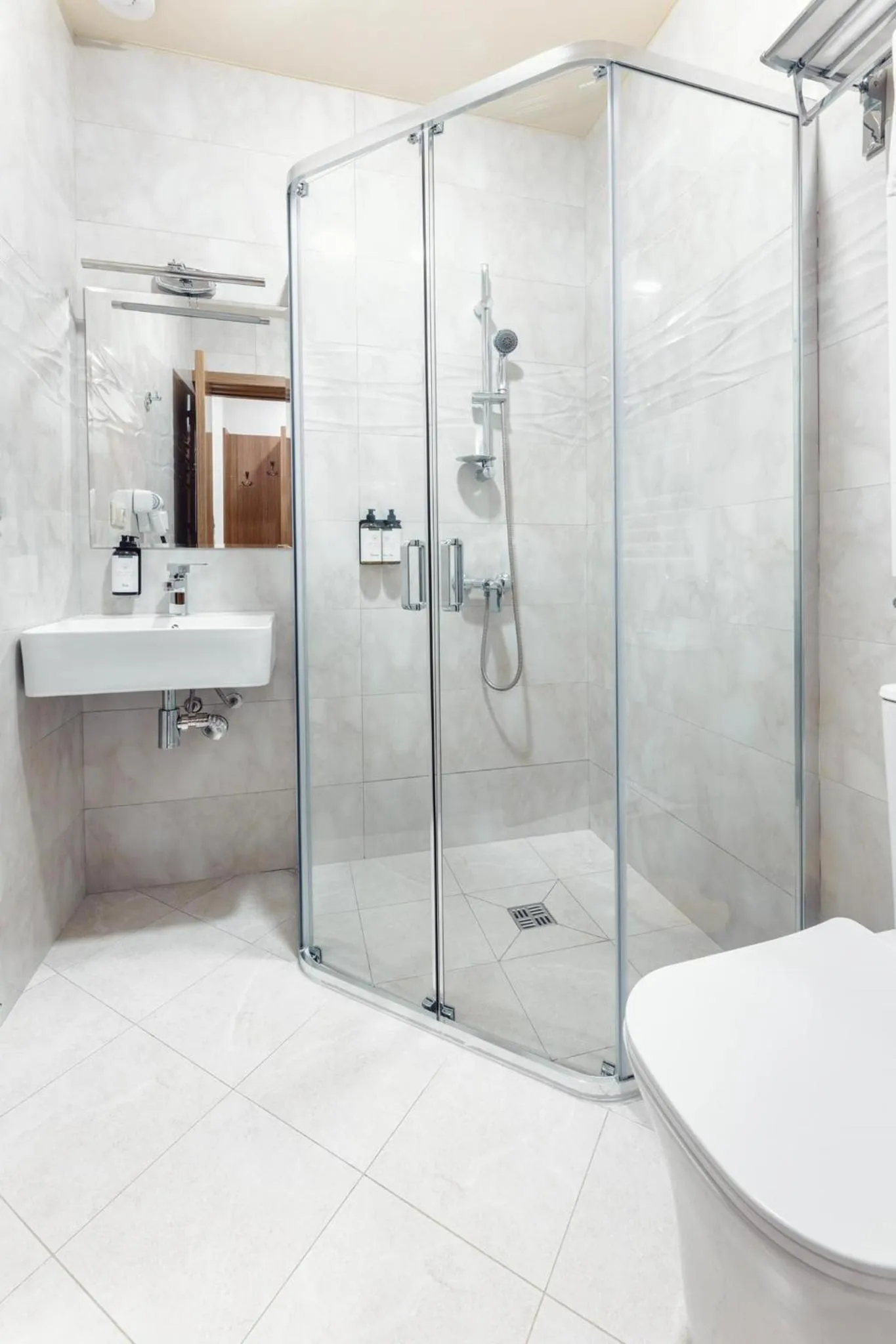 Shower in Park Hotel Tskaltubo - Balneo Resort