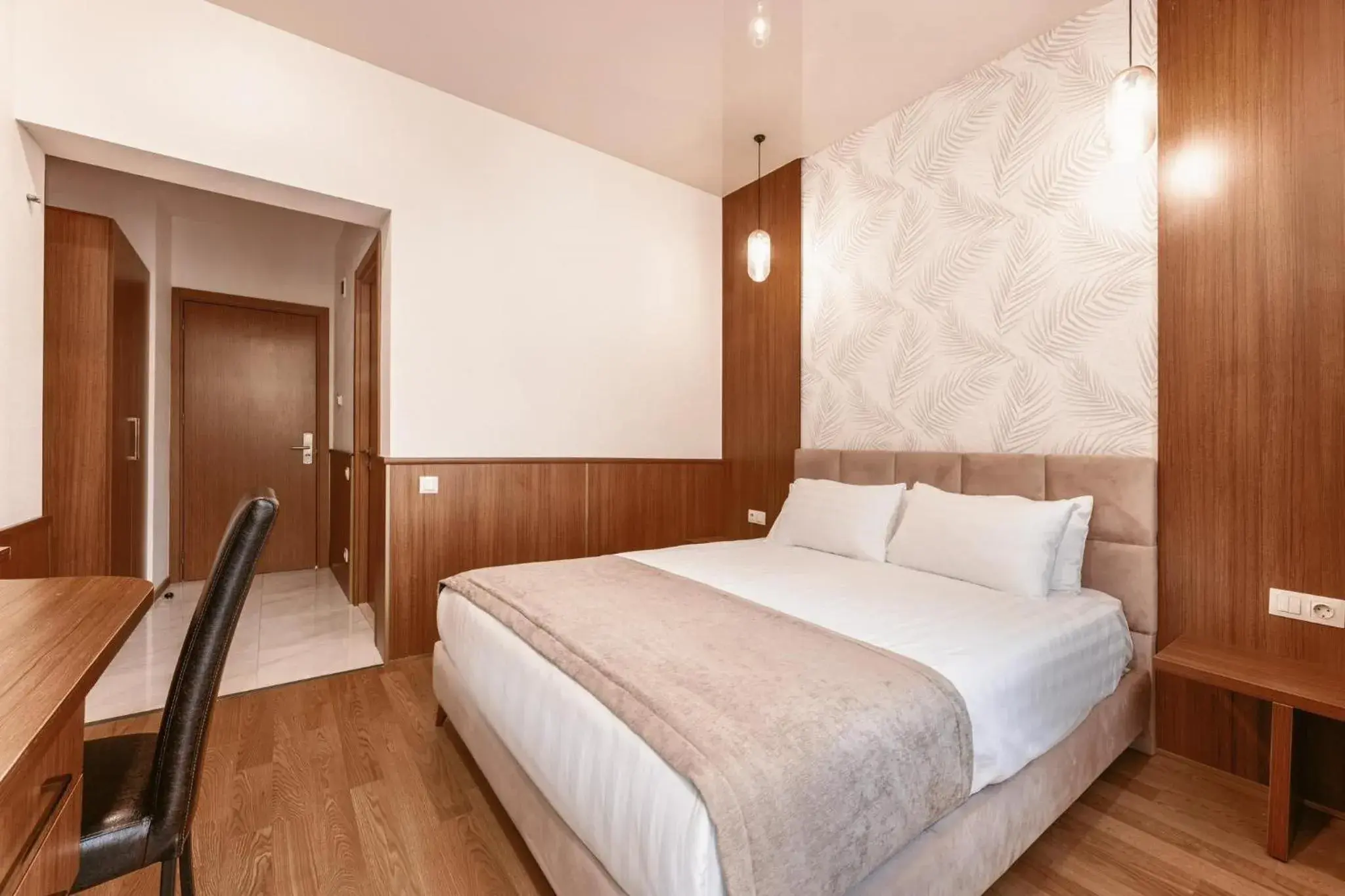 Standard Double Room - single occupancy in Park Hotel Tskaltubo - Balneo Resort Standard Double Room - single occupancy in Park Hotel Tskaltubo - Balneo Resort
