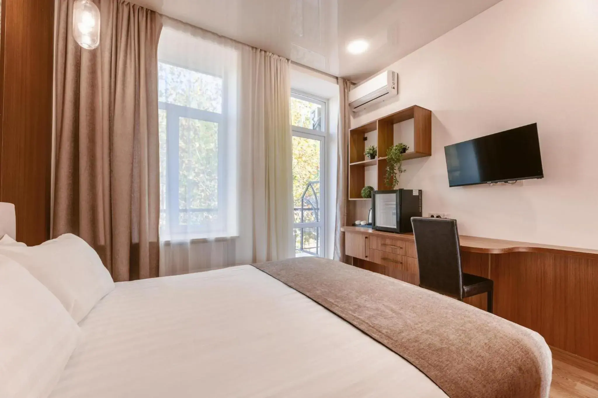 Suite with Balcony - single occupancy in Park Hotel Tskaltubo - Balneo Resort Suite with Balcony - single occupancy in Park Hotel Tskaltubo - Balneo Resort