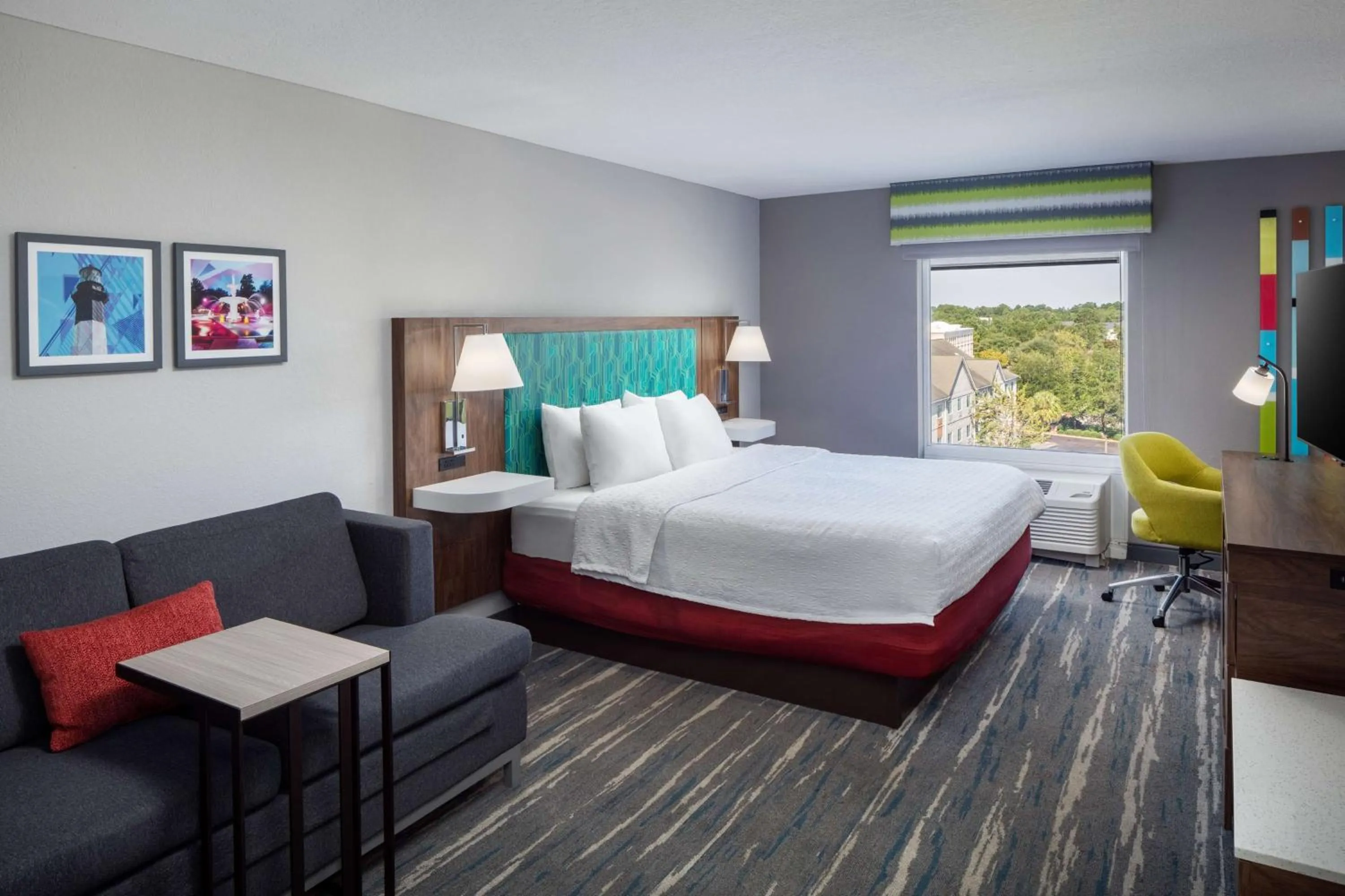 Living room, Bed in Hampton Inn & Suites Savannah - I-95 South - Gateway