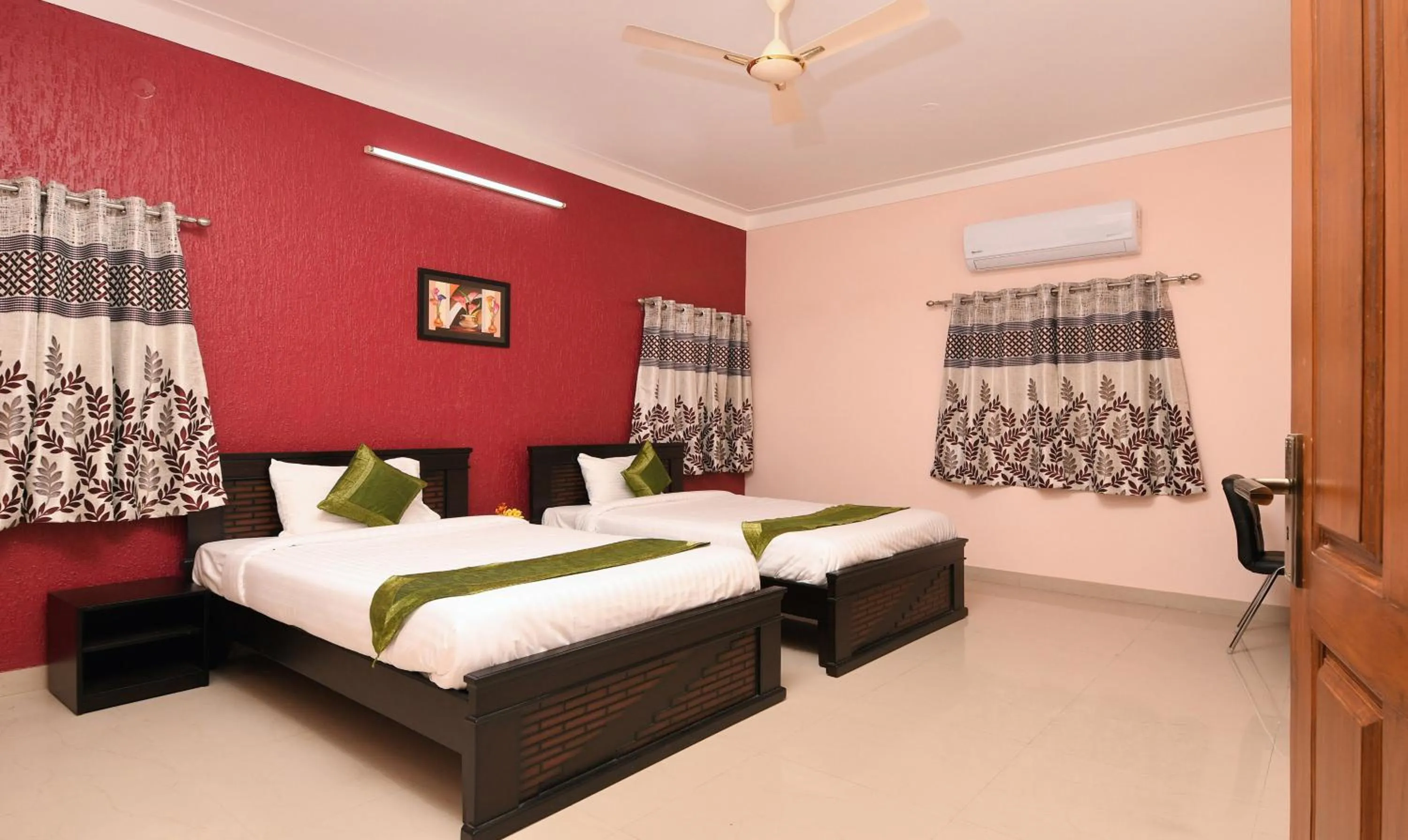 Bed in Itsy Hotels Shivas Kuteera