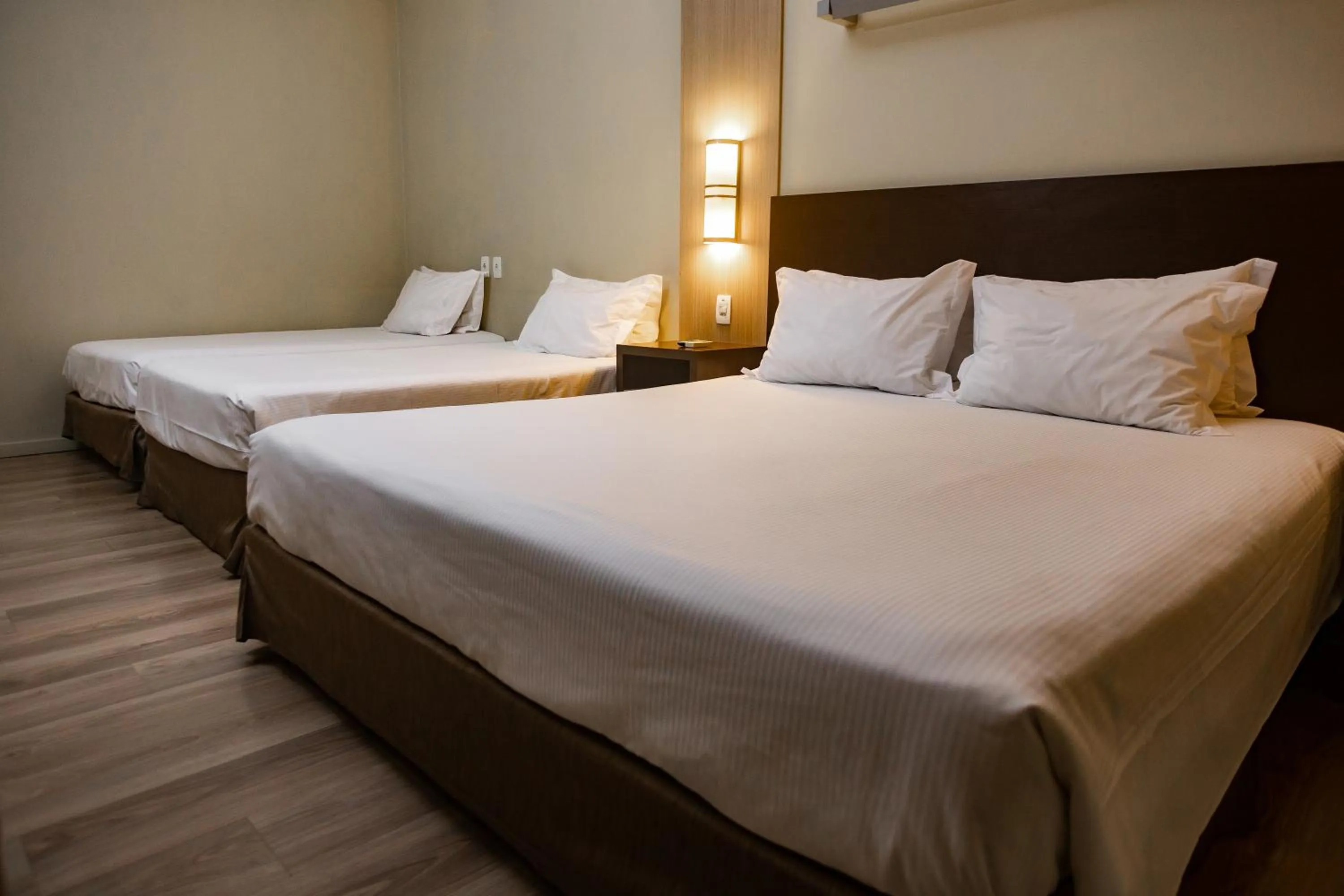 Bedroom, Bed in Master Cosmopolitan Moinhos de Vento