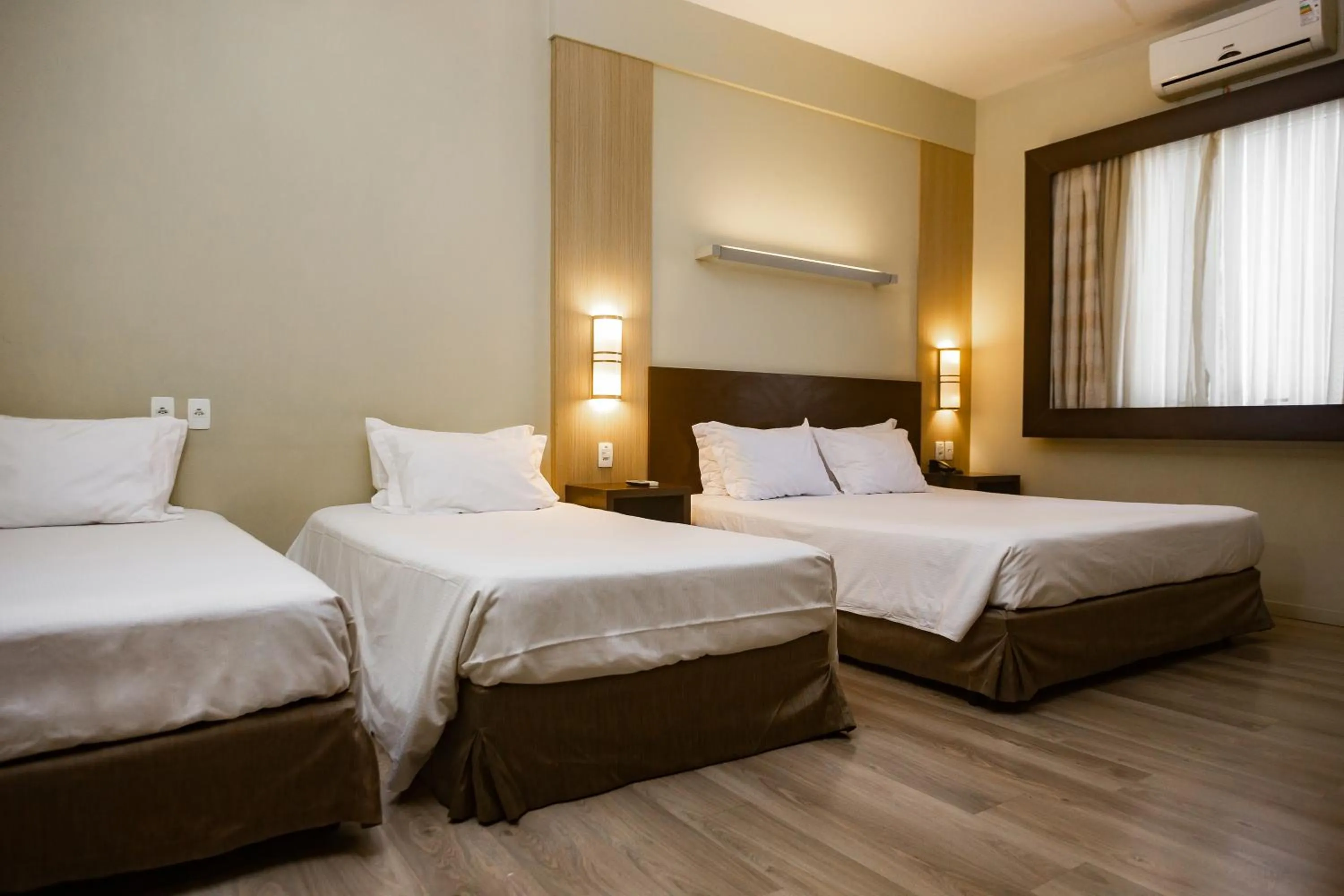 Bed in Master Cosmopolitan Moinhos de Vento