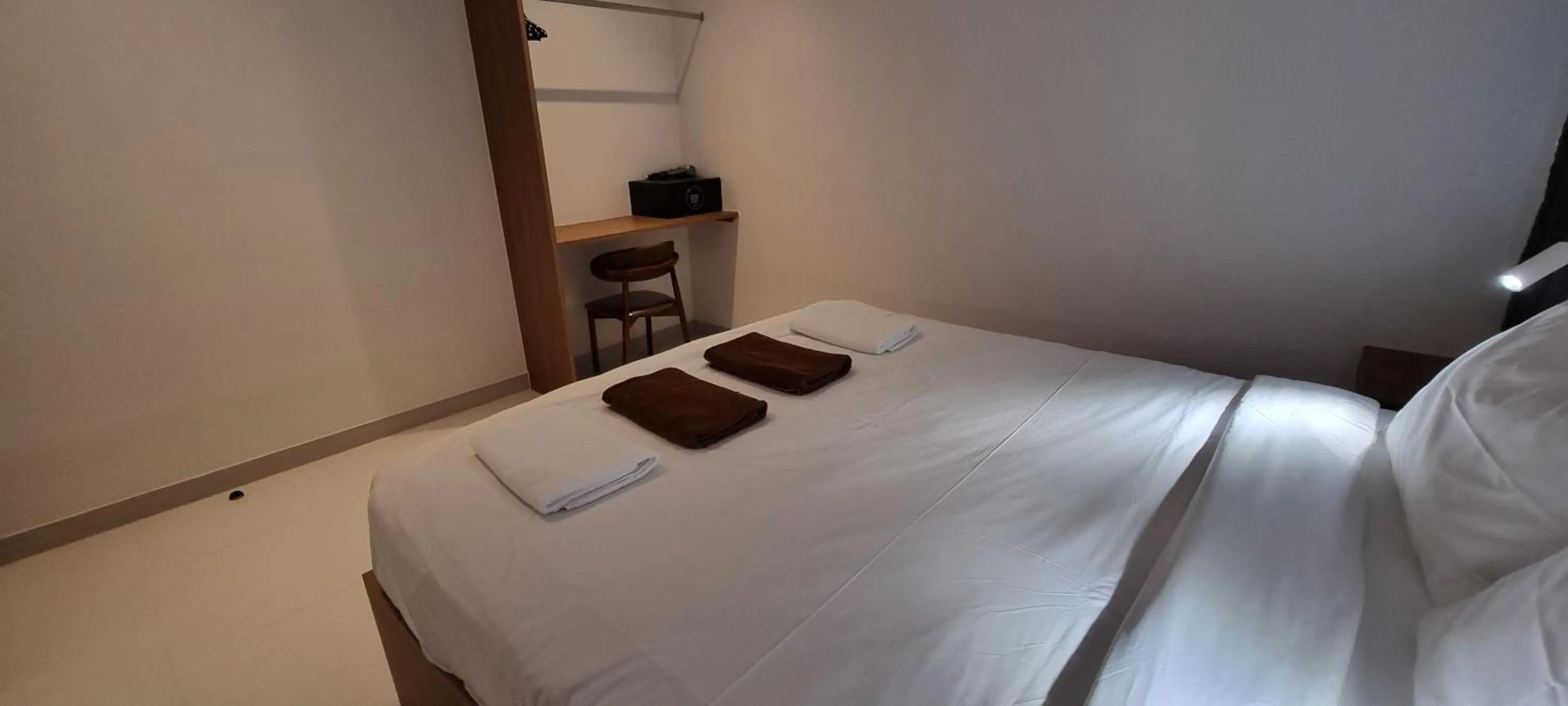 Bed in Samutra Residences