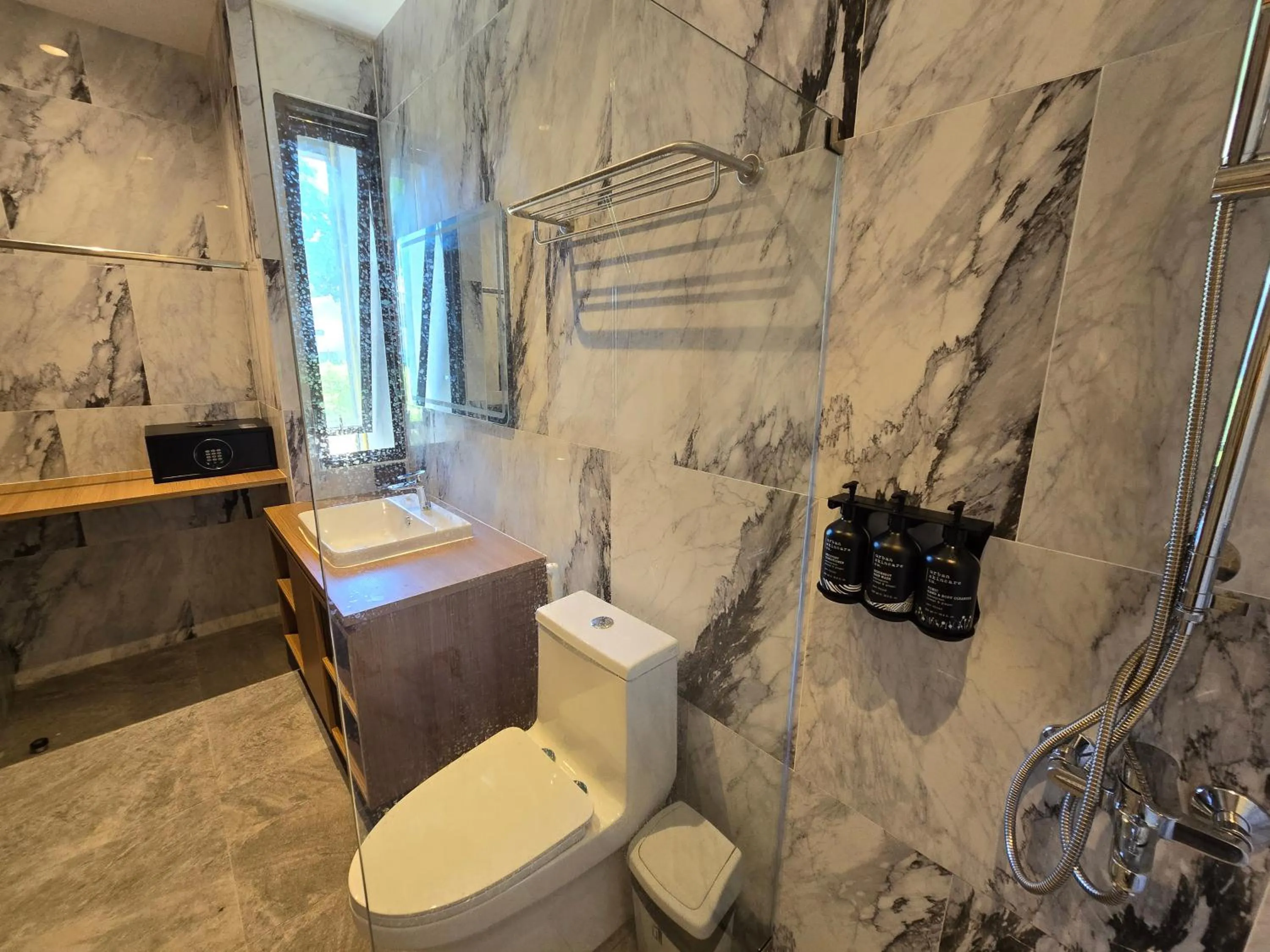 Toilet in Samutra Residences