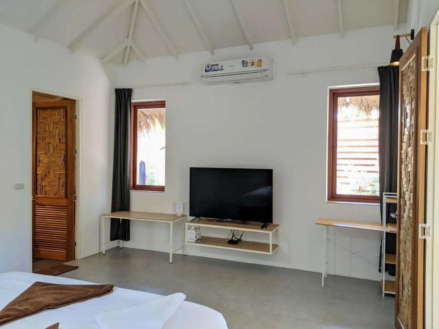 Bed in Samutra Residences