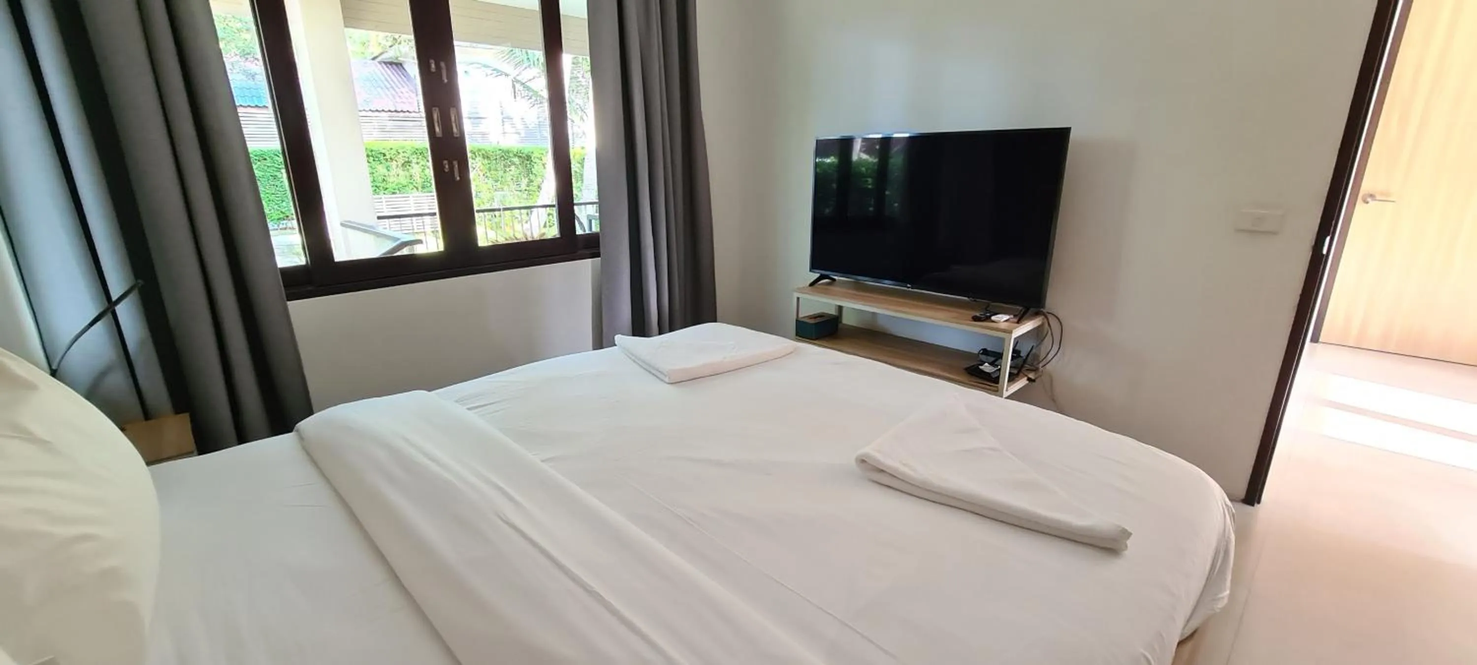 Bed in Samutra Residences