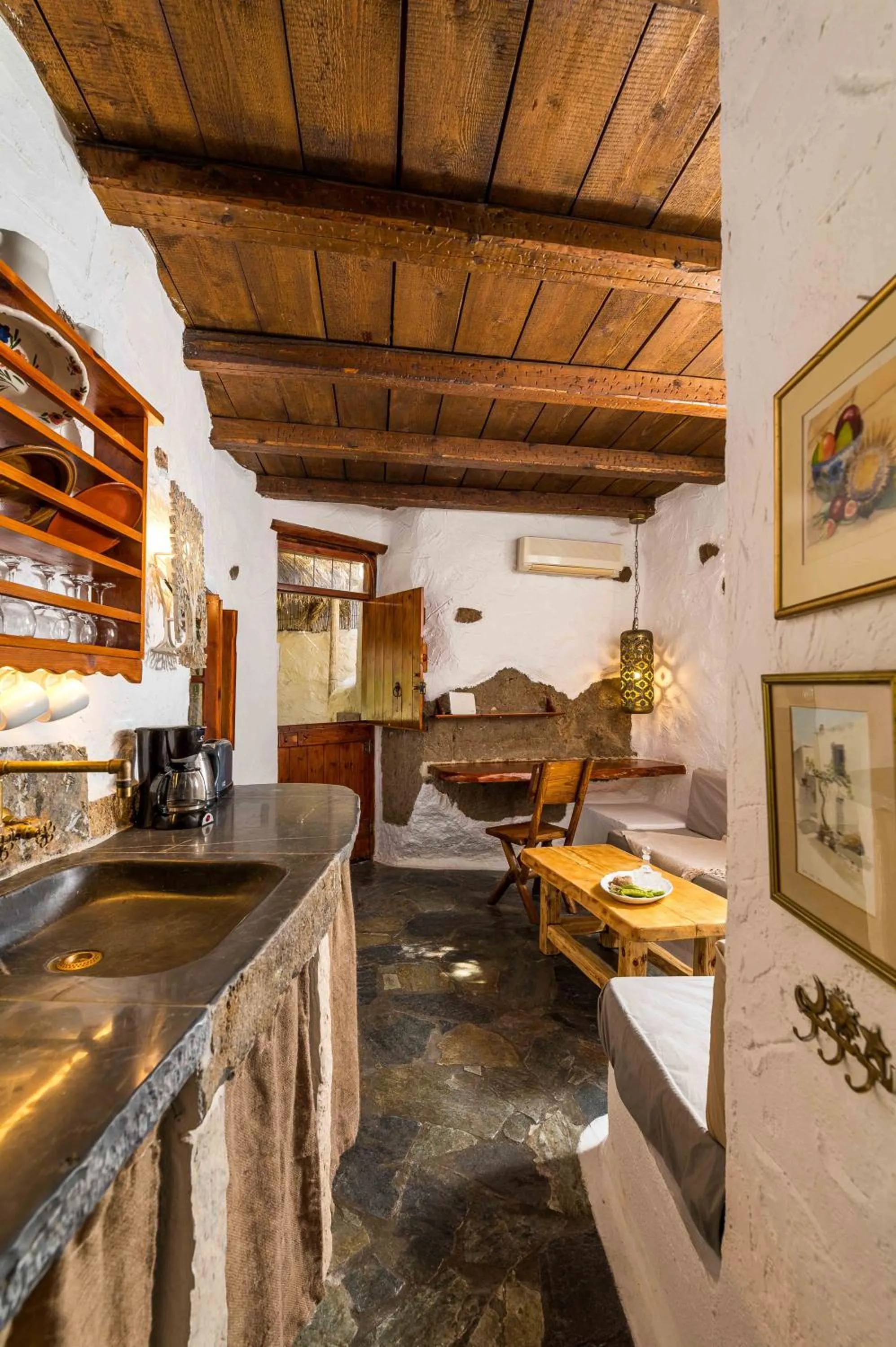 Kitchen or kitchenette in Natura cottages