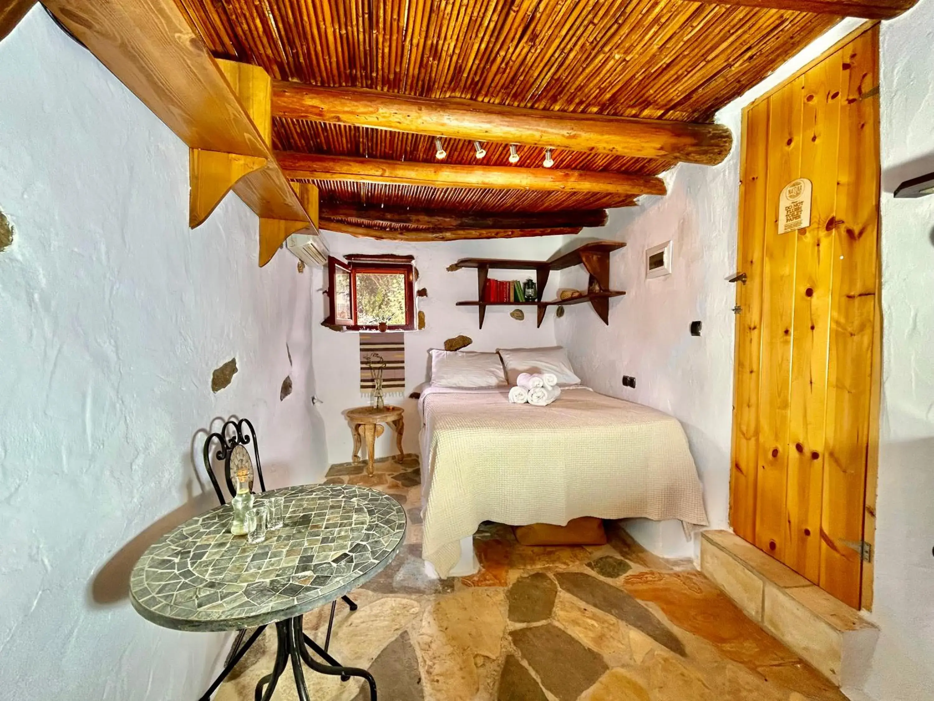 Small Double Room in Natura cottages Small Double Room in Natura cottages