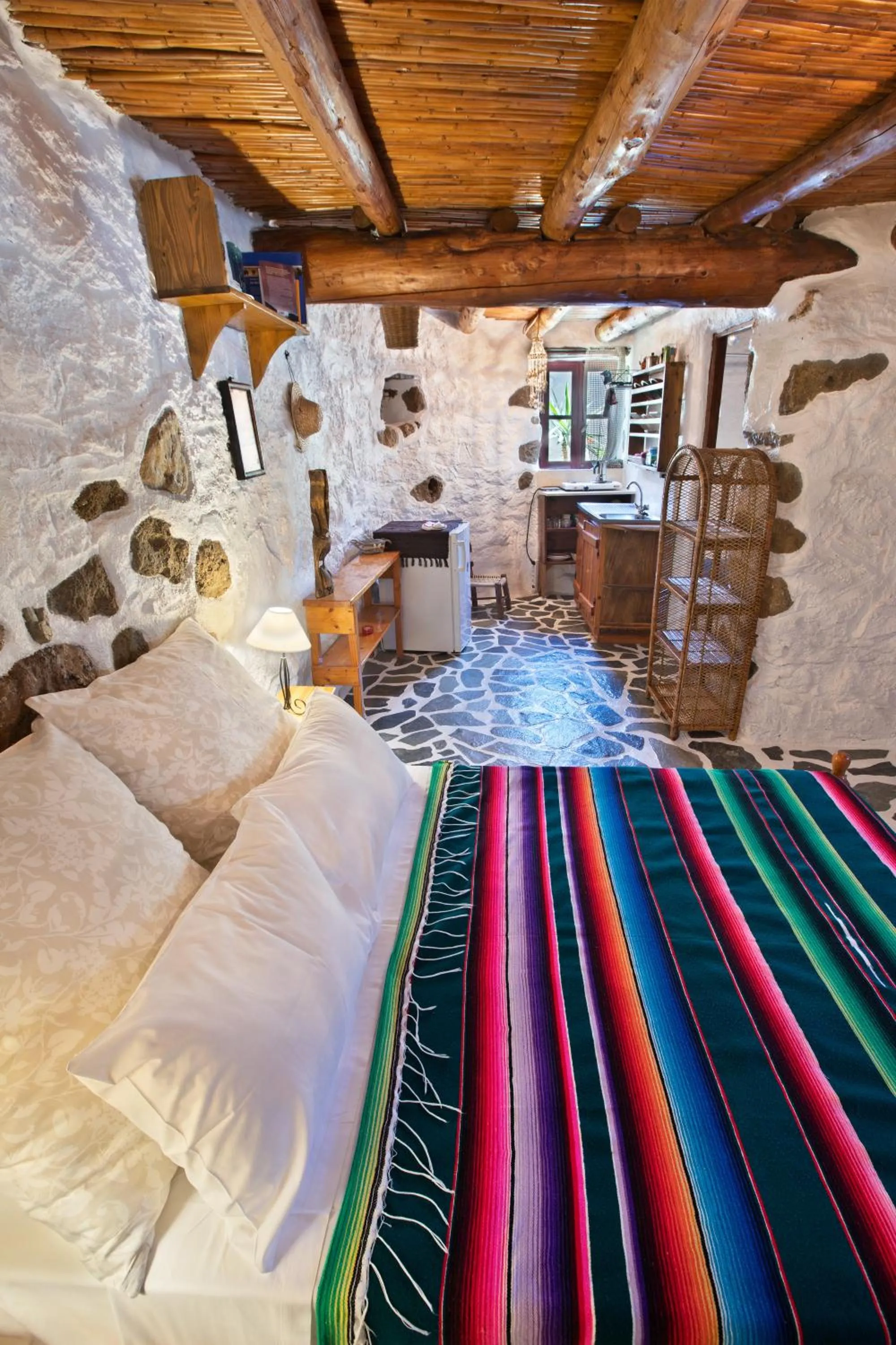 Kitchen or kitchenette, Bed in Natura cottages