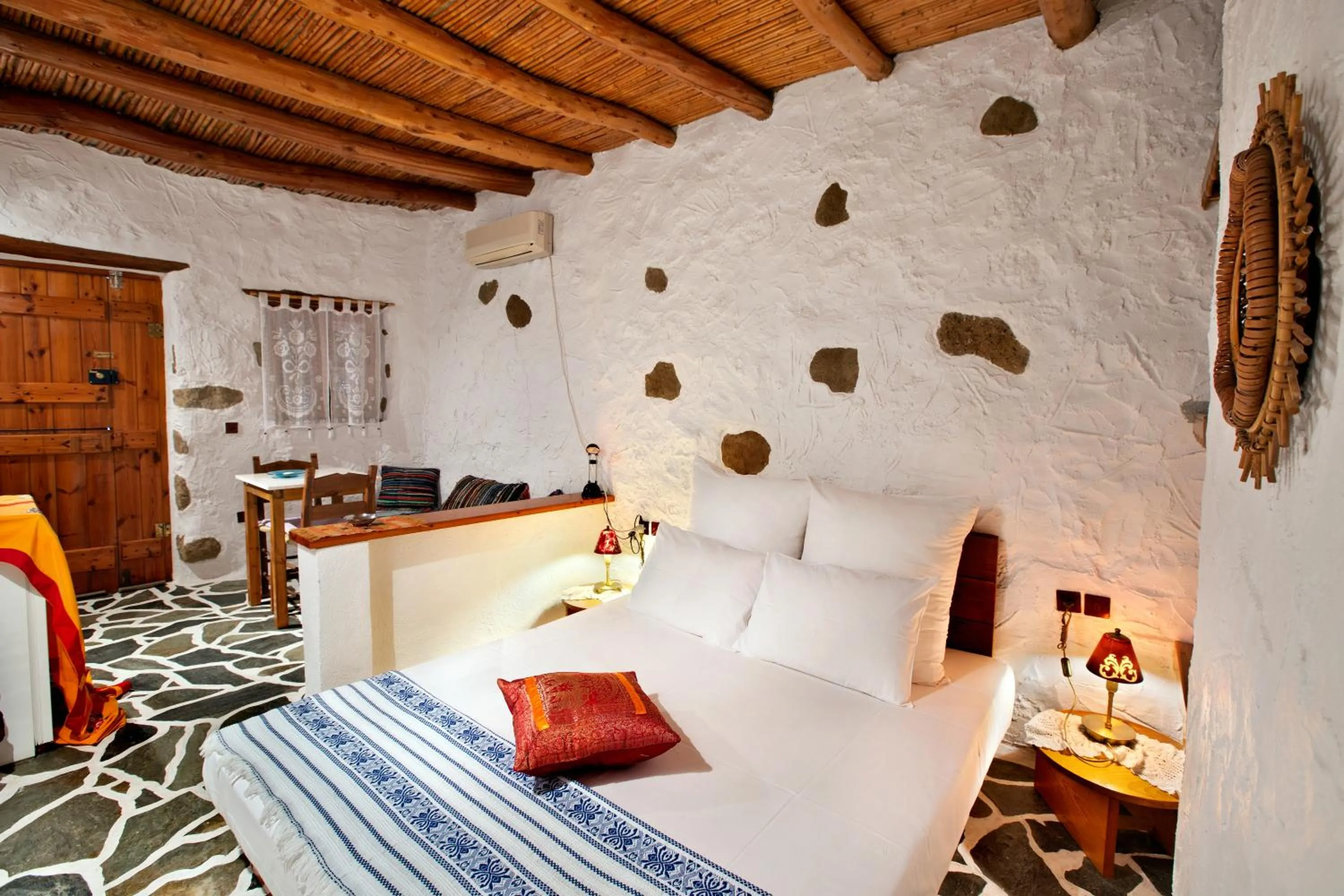 Photo of the whole room, Bed in Natura cottages