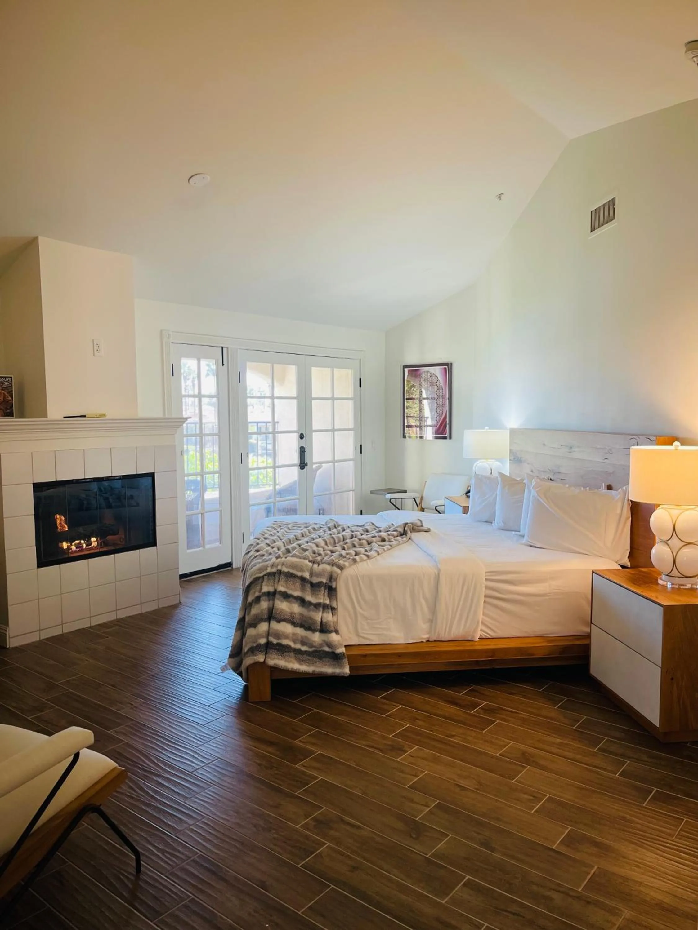 Bed in The Chateau at Lake La Quinta