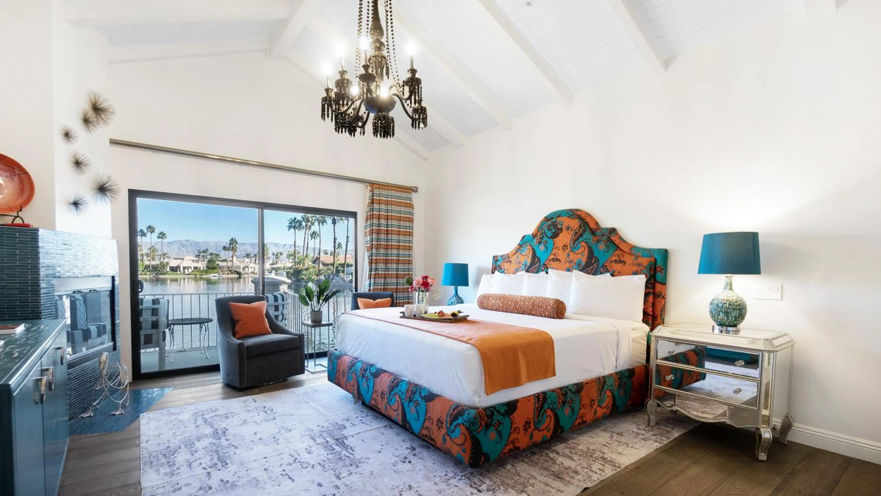 Bed in The Chateau at Lake La Quinta