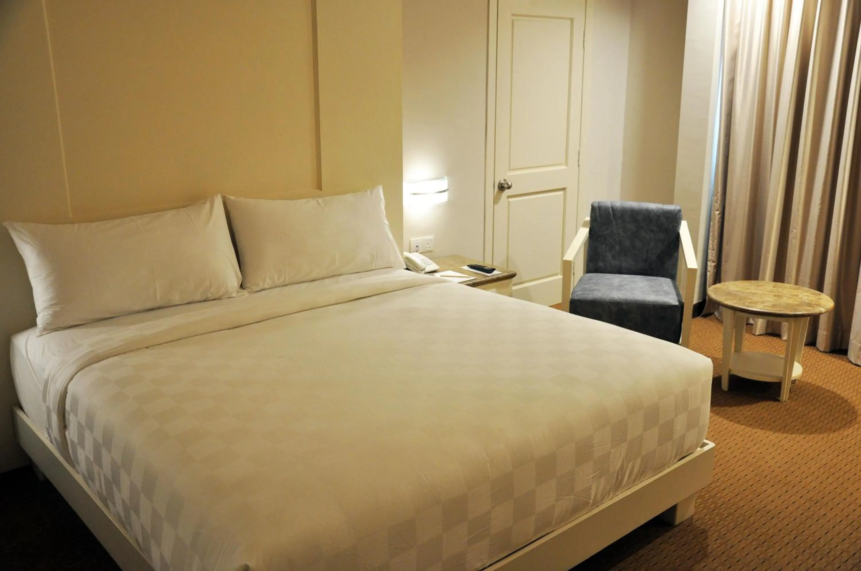 Bed in Beverly Hotel Batam